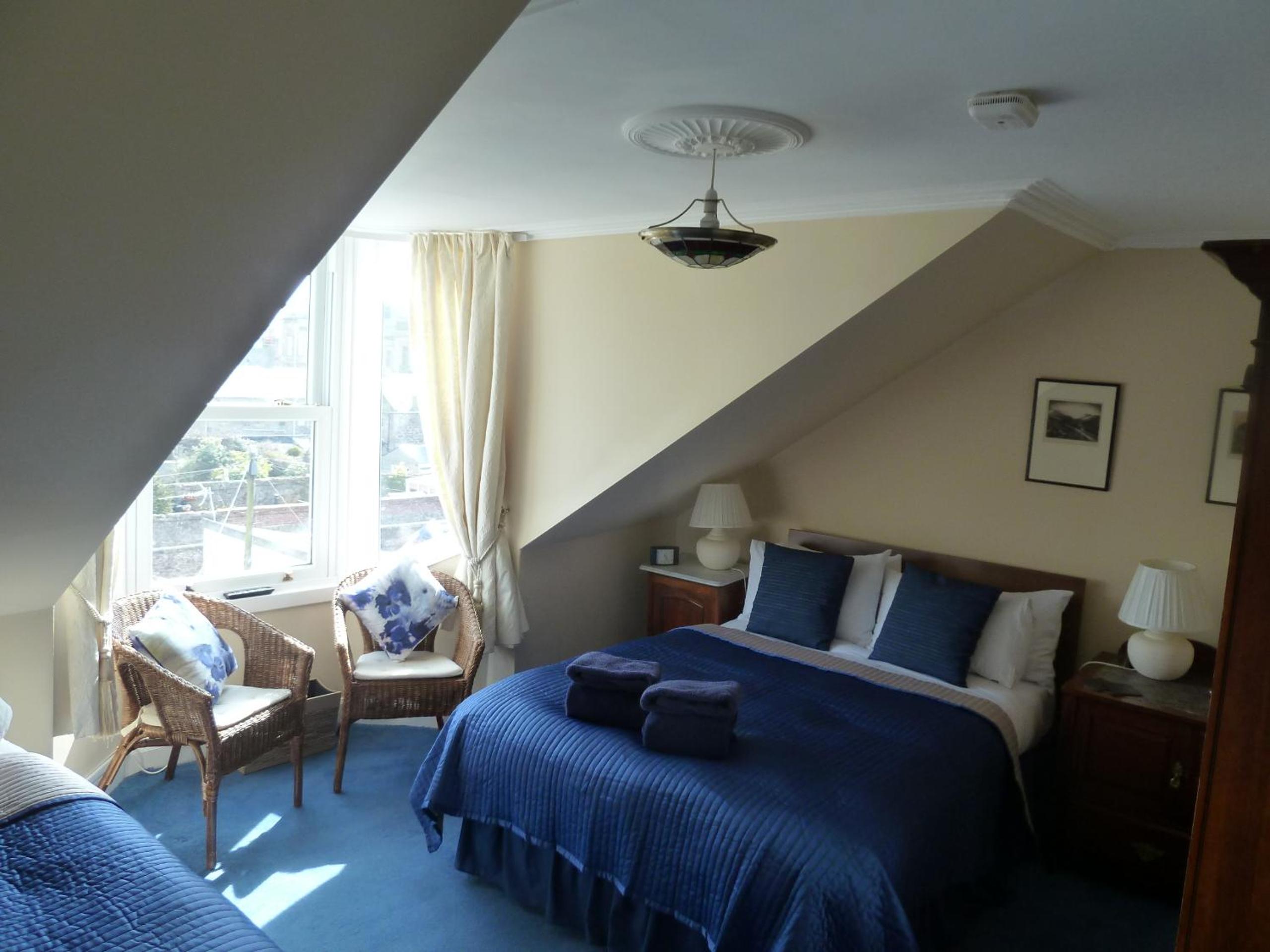 Family Room (2 Adults + 1 Child)