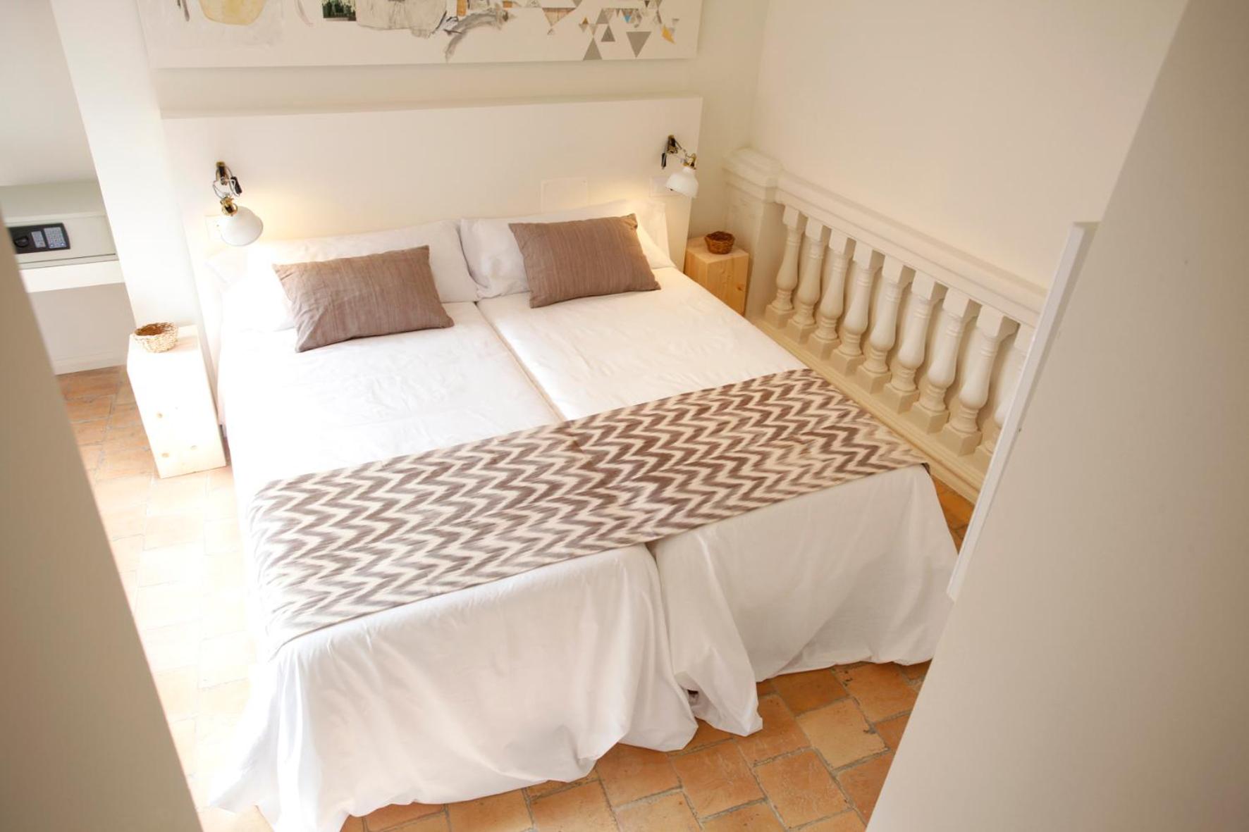 Deluxe Double Room - Photo 4