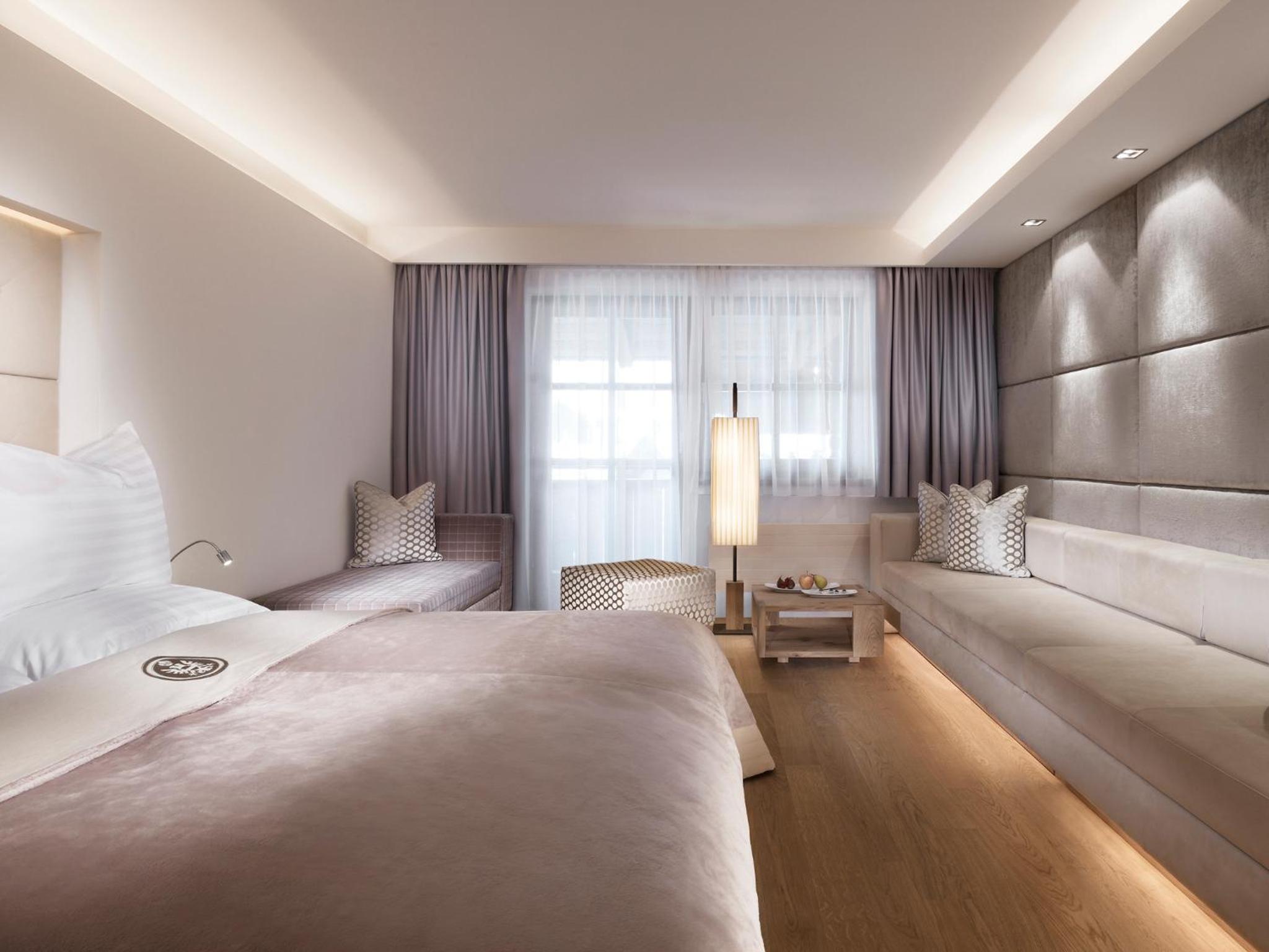 Deluxe Double Room - Photo 11