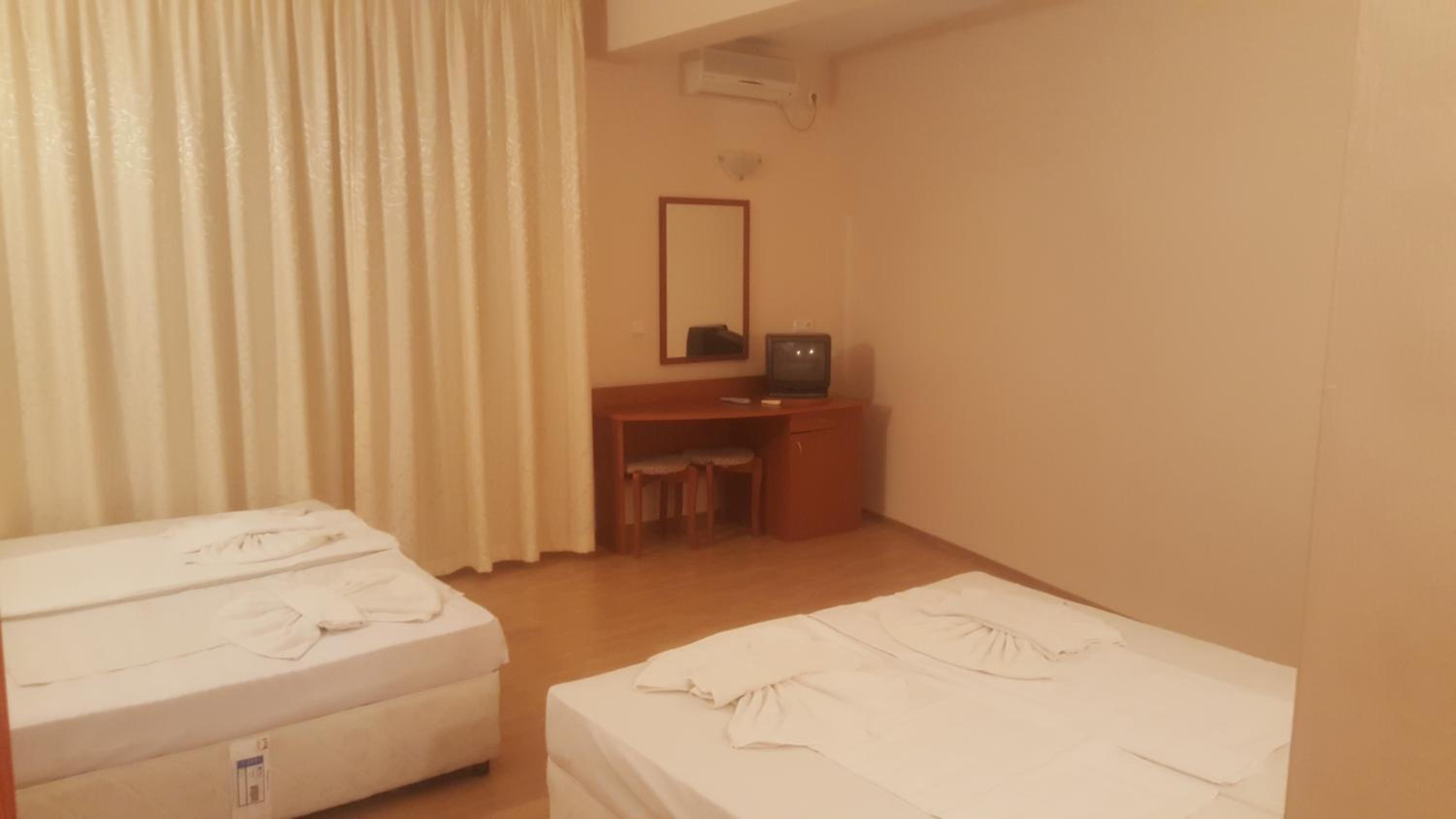 Classic Quadruple Room