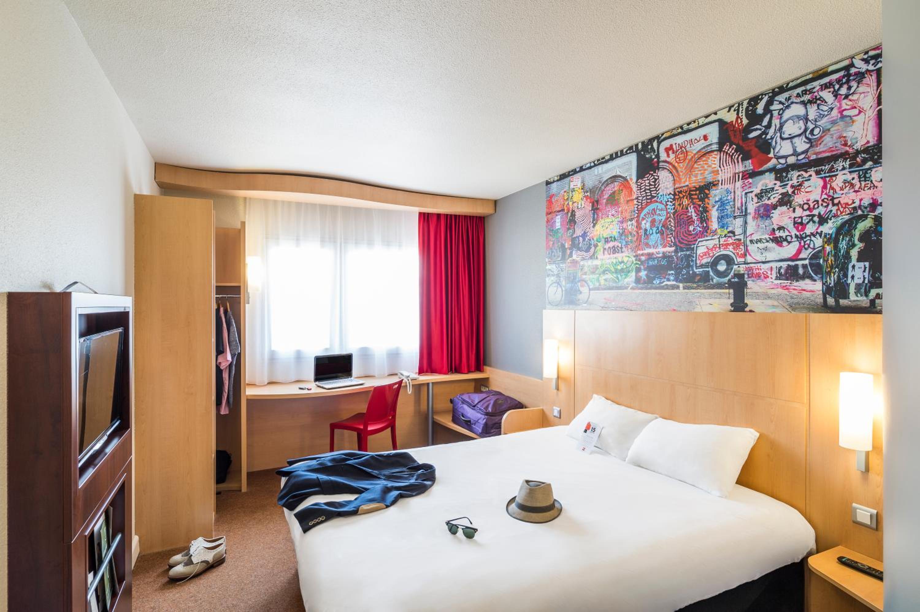 Standard One Double Bed - Photo 7