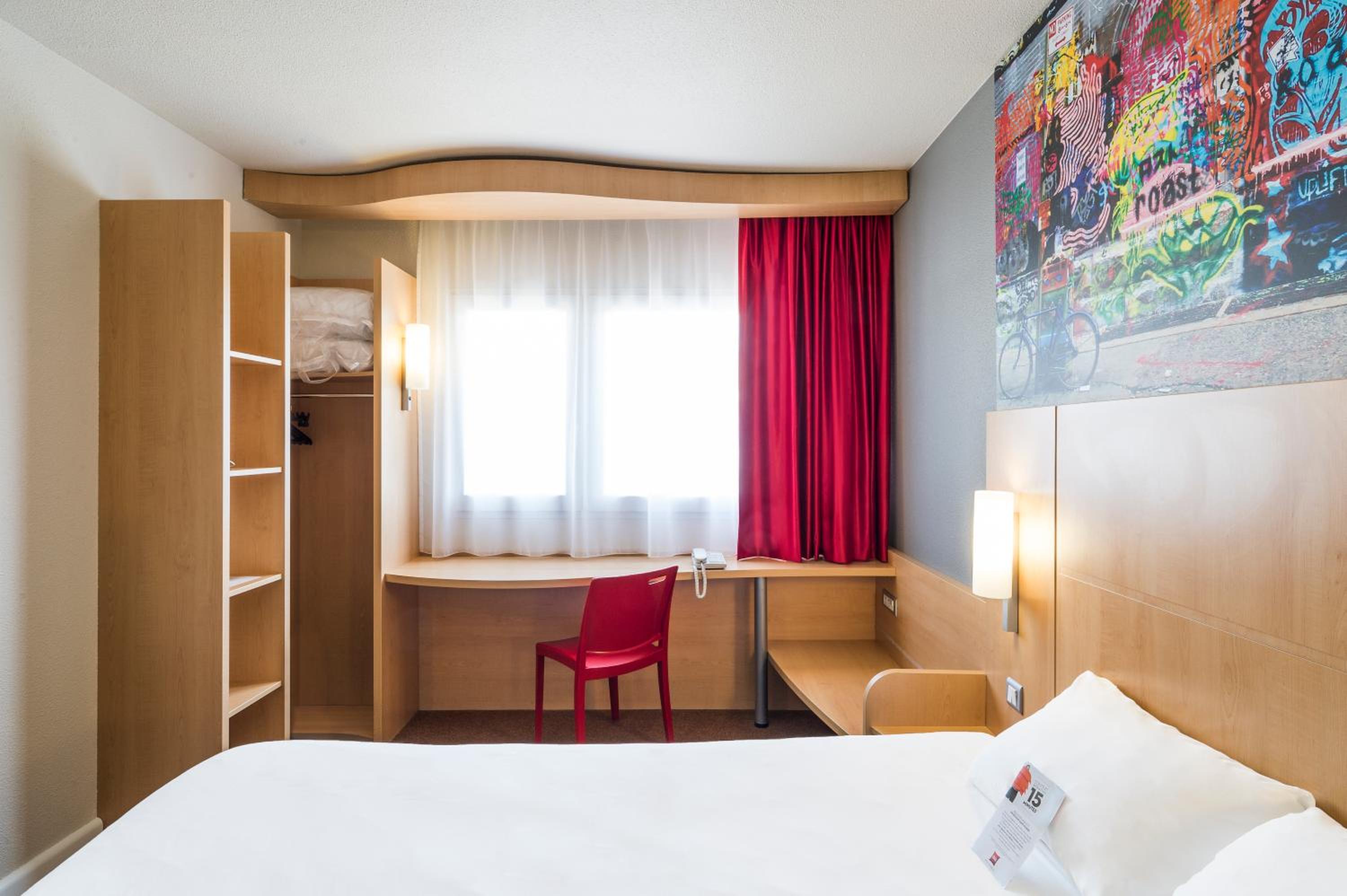 Standard One Double Bed - Photo 5