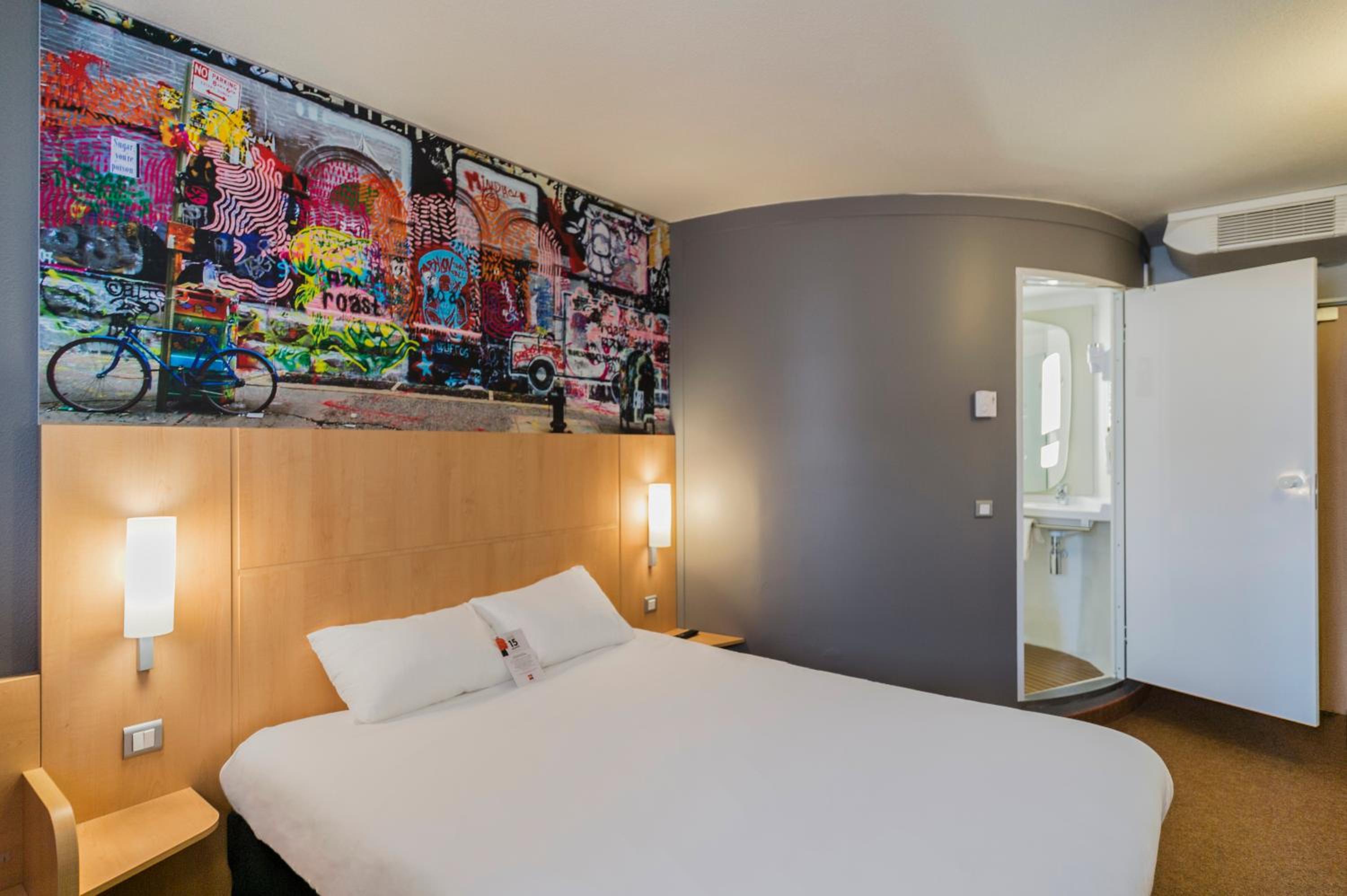 Standard One Double Bed - Photo 4