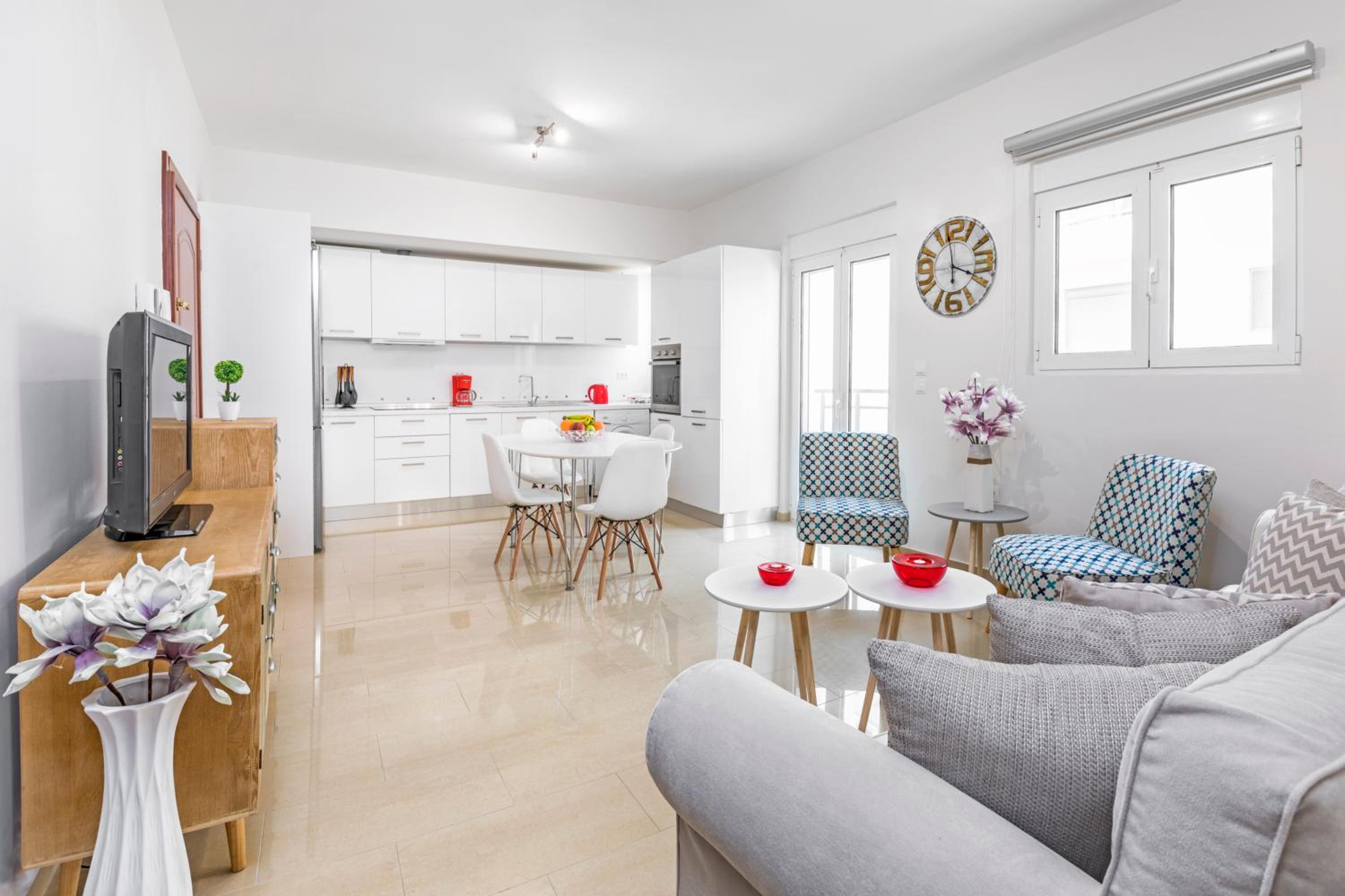Two-Bedroom Deluxe Apartment with Balcony