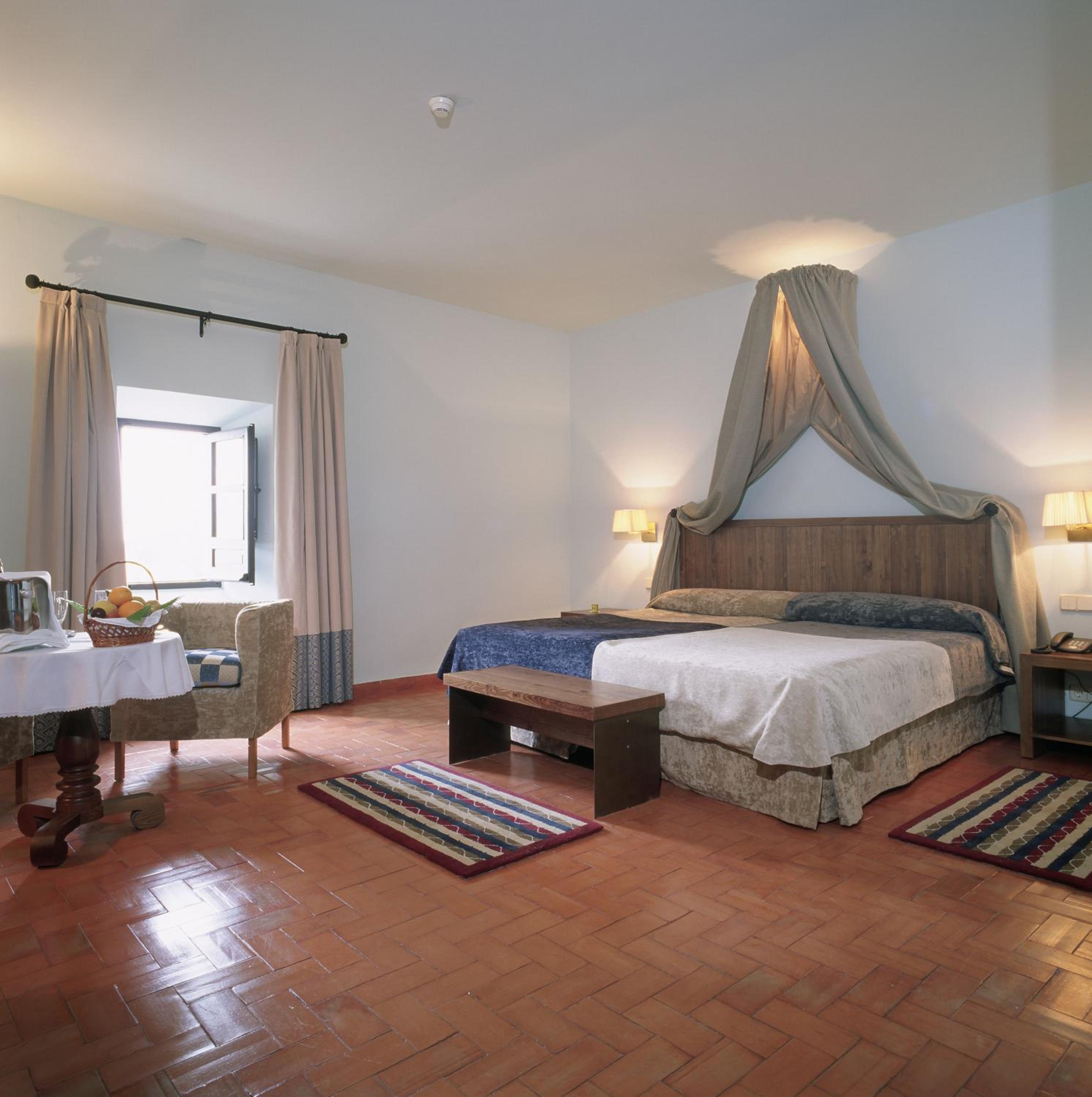 Double or Twin Room with Extra Bed (3 Adults) - Photo 7