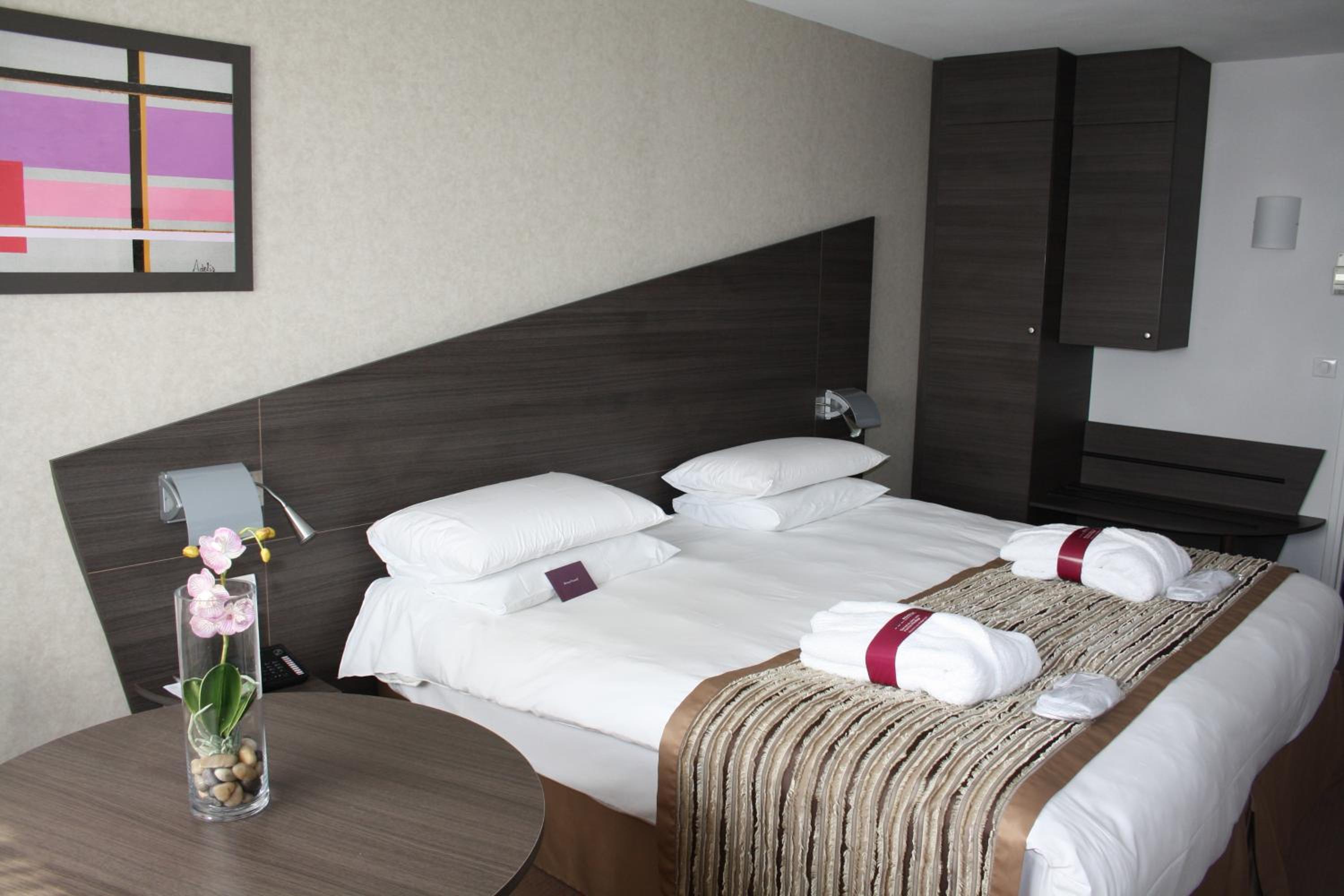 Privilege Room with 1 Double Bed - Photo 3