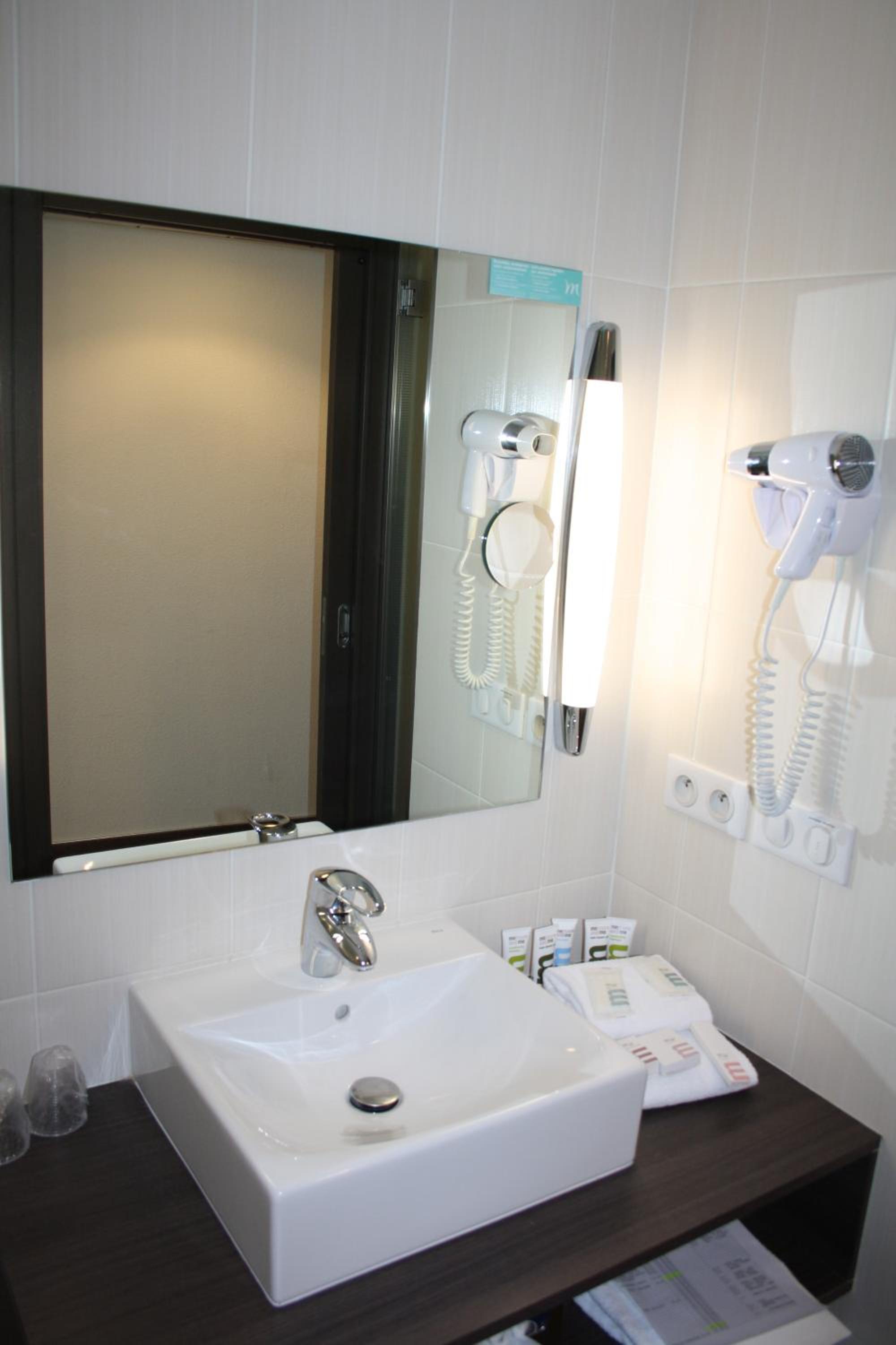 Privilege Room with 1 Double Bed - Photo 7
