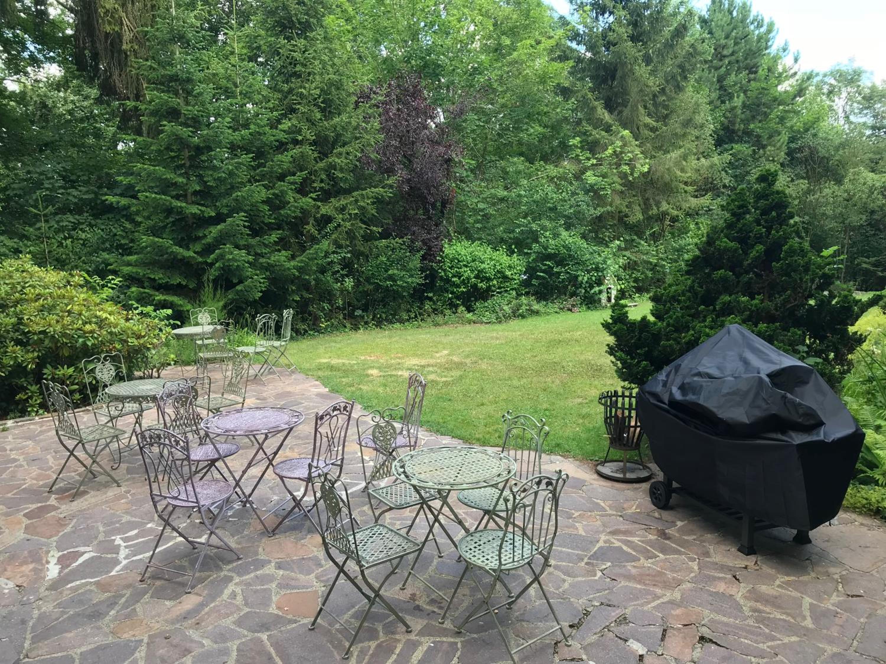 Villa - Photo 1