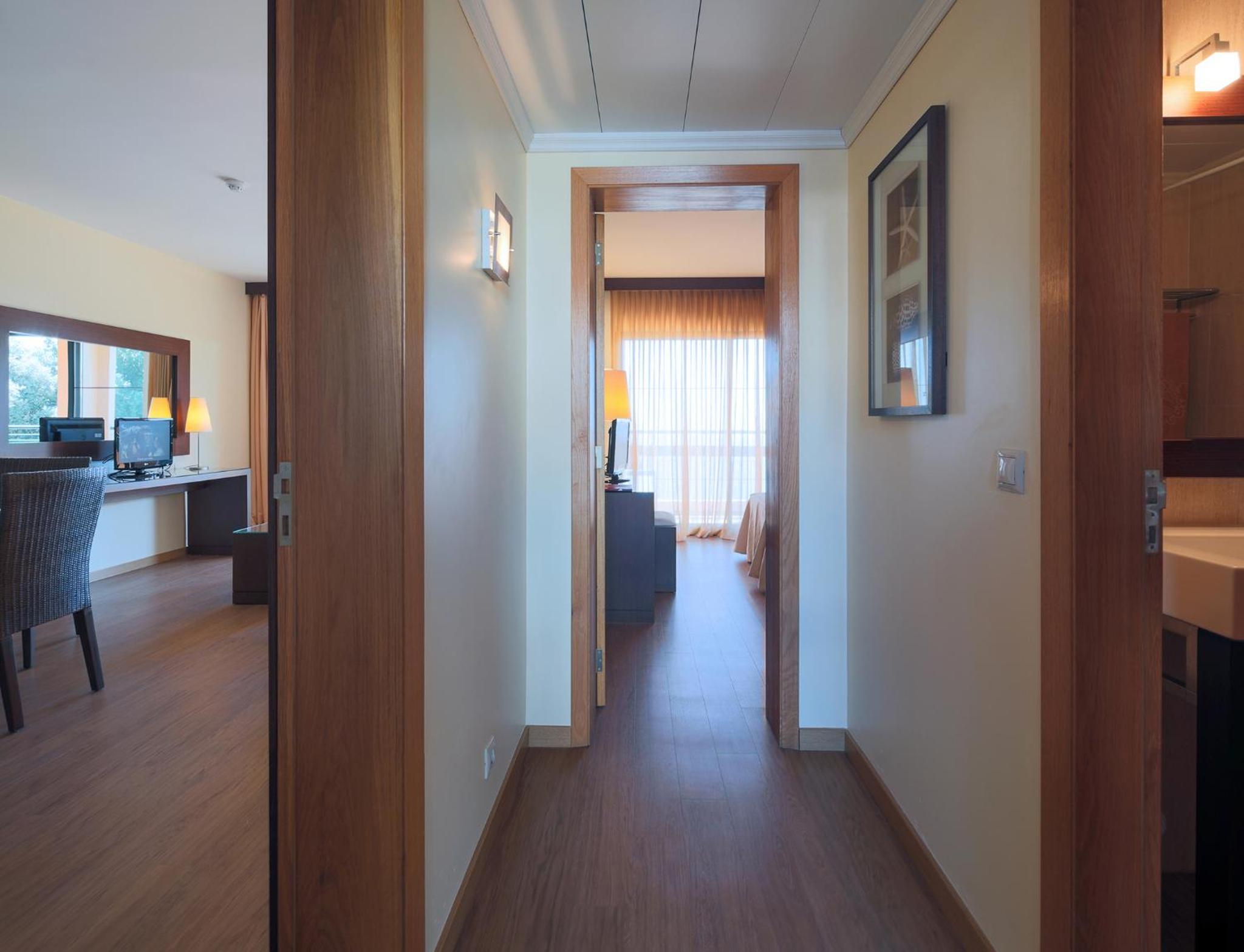 Superior One-Bedroom Apartment with Sea View - Photo 1