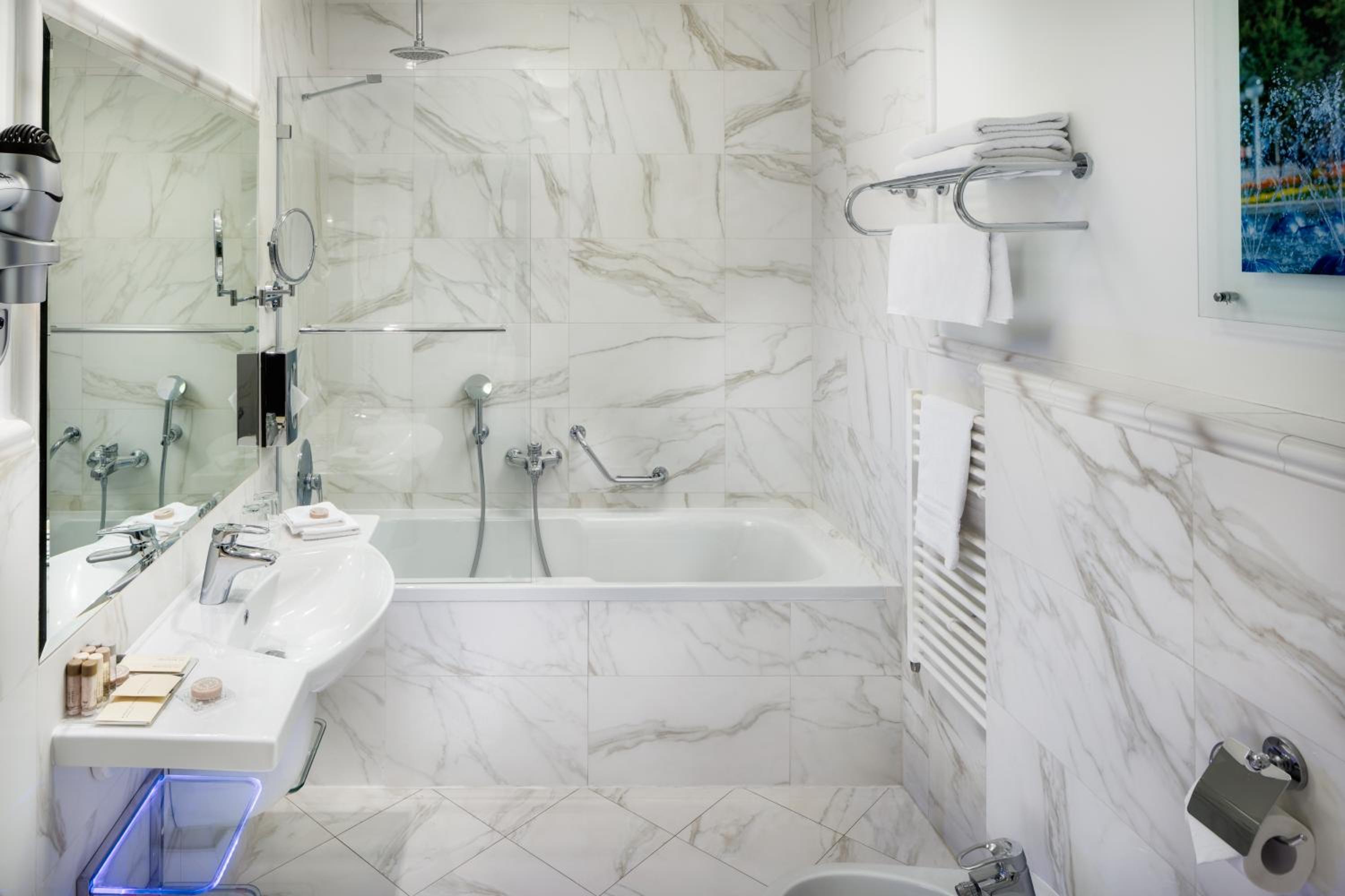 Maria Deluxe Double or Twin Room with Wellness and Fitness Access - Photo 6