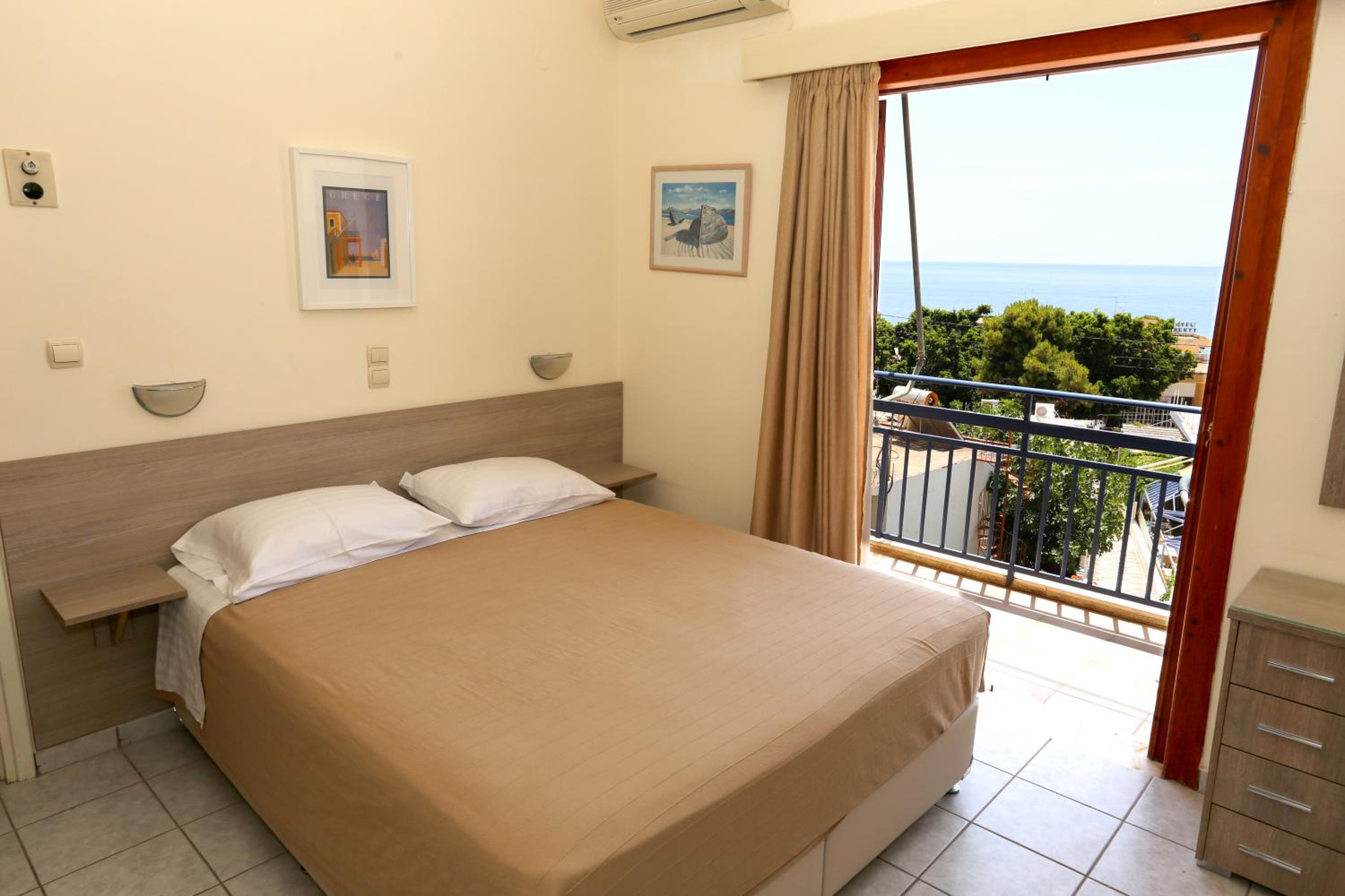 Twin/Double Room - Photo 1