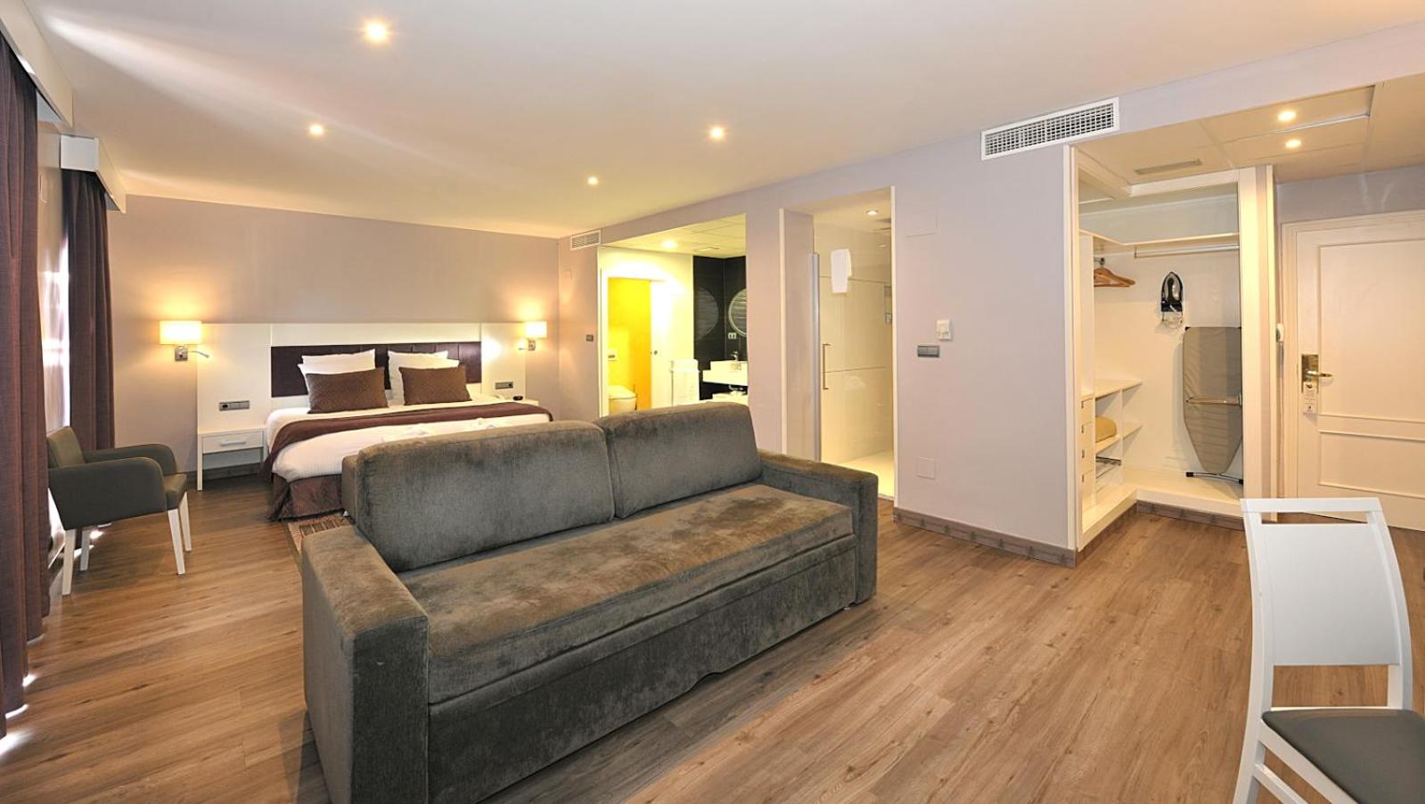 Suite - Photo 8