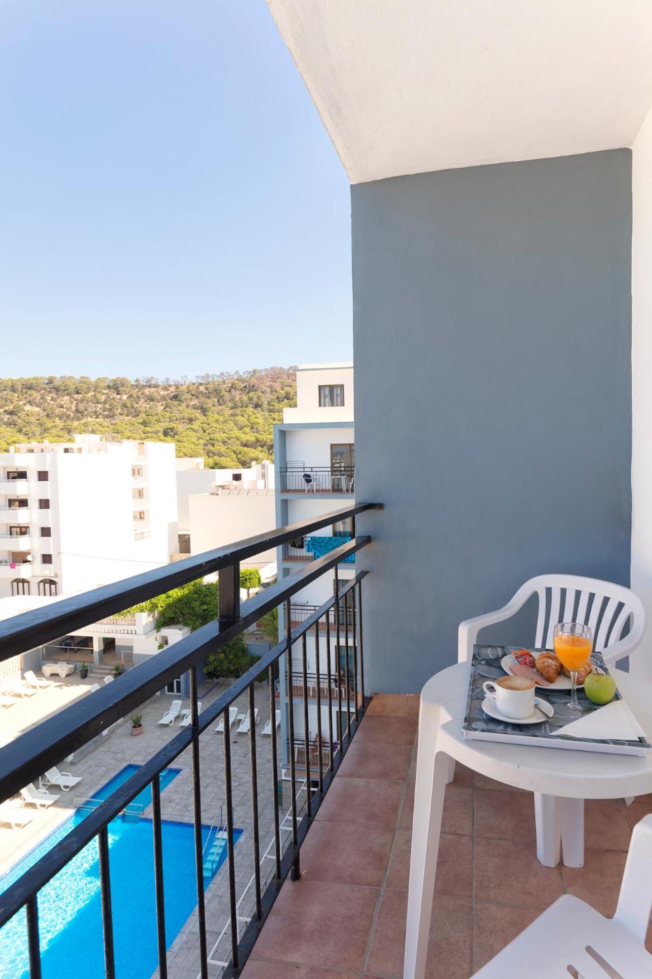 Double Room with Pool View