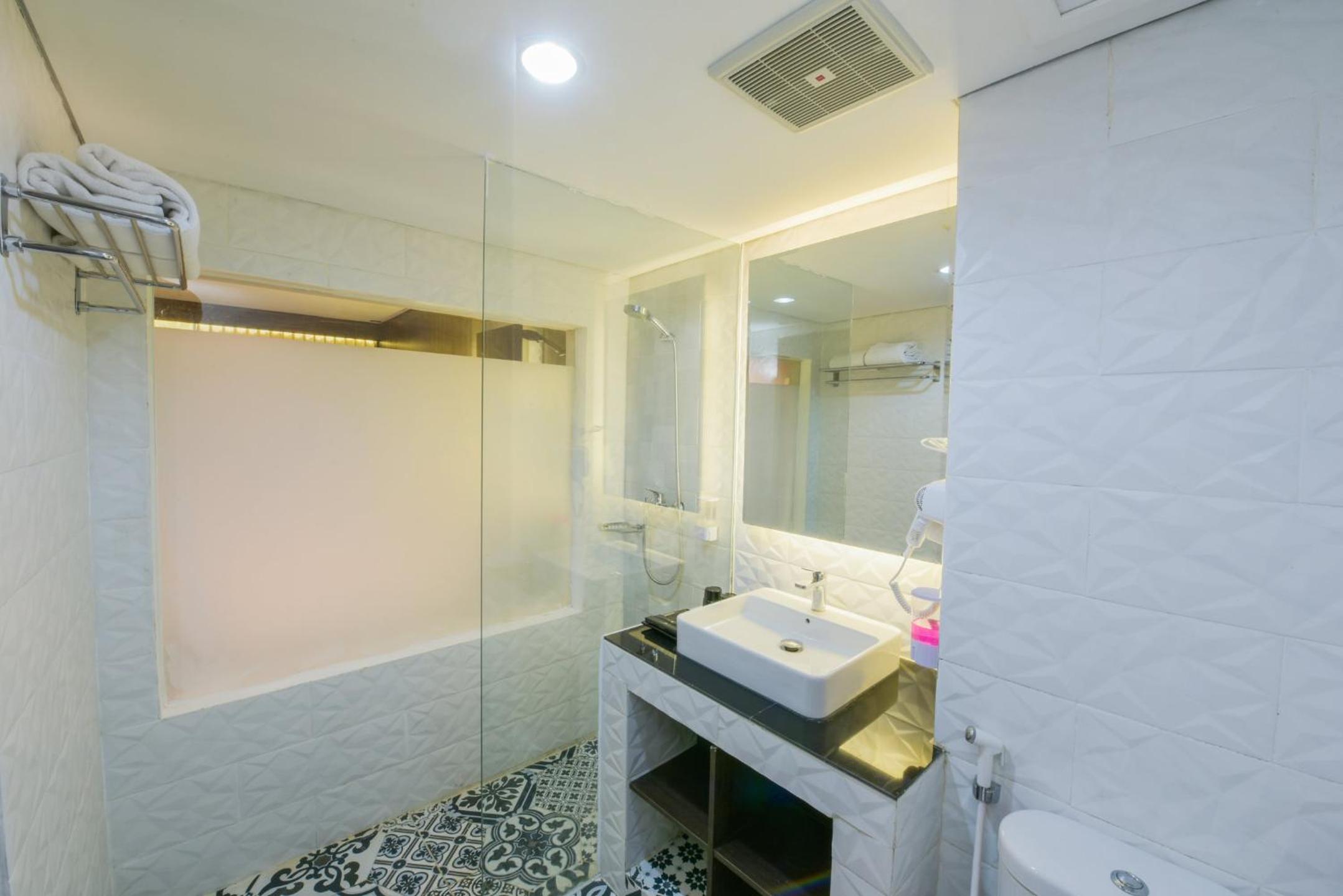 Superior Double or Twin Room photo 3