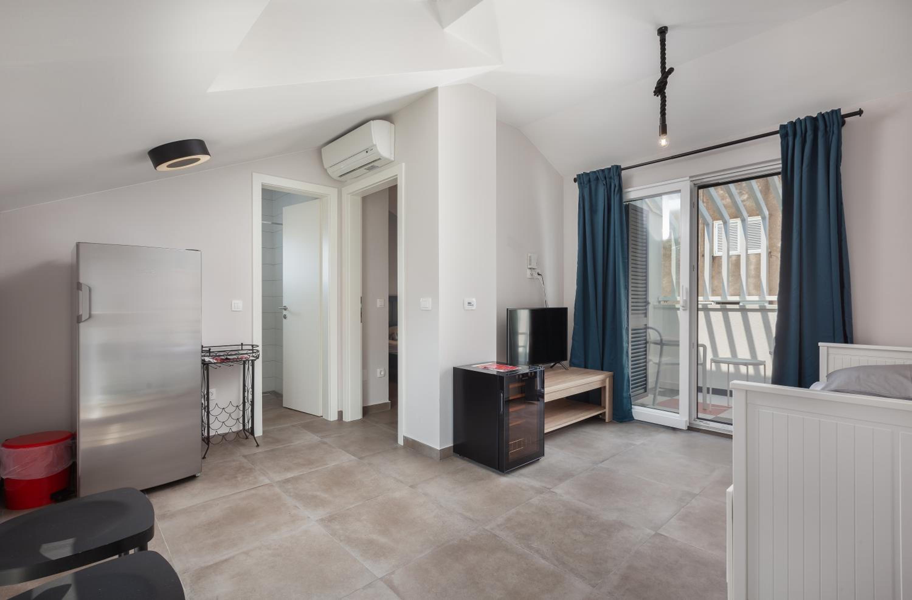 Deluxe Double Room with Balcony - Photo 1