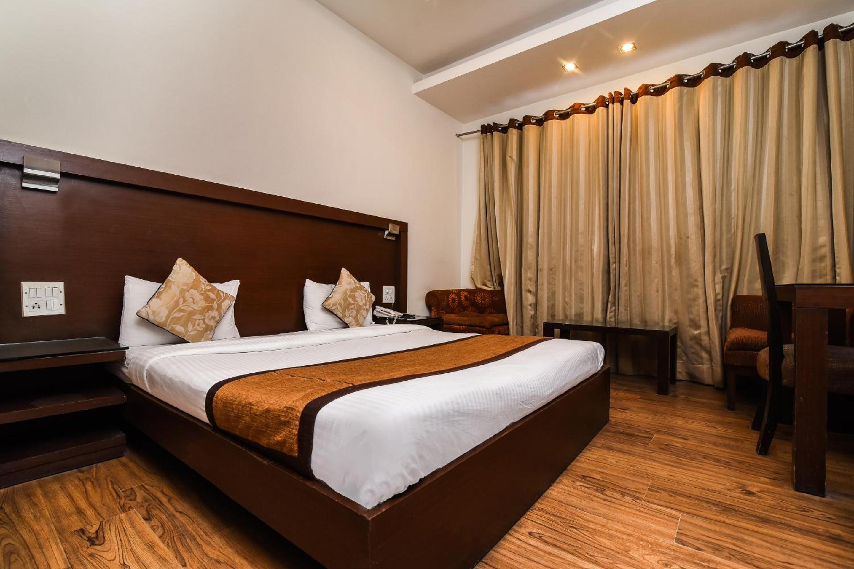 Deluxe Double or Twin Room