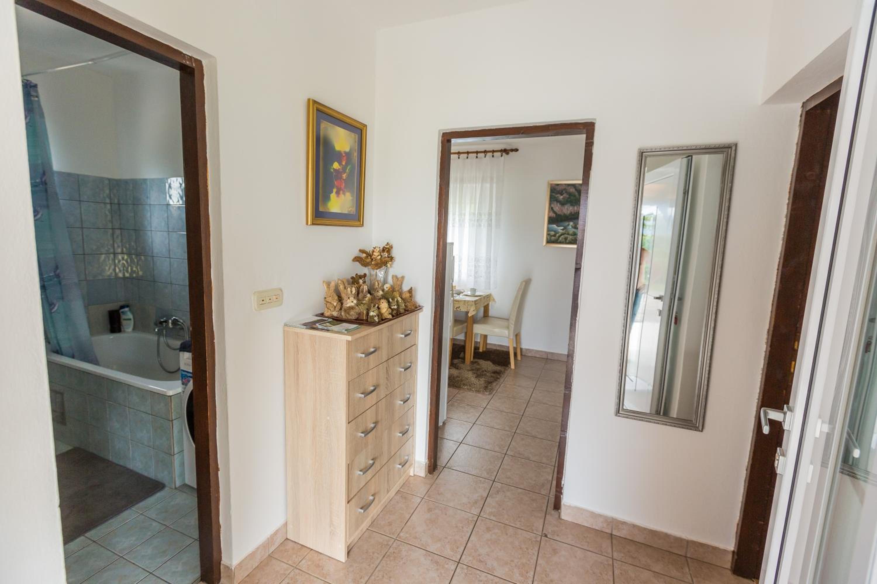 Apartment - Ground Floor - Photo 6