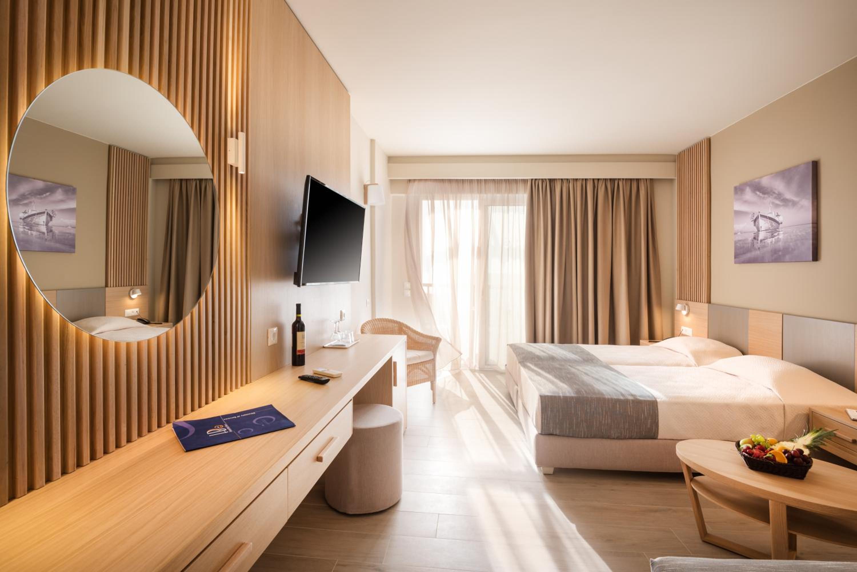 Double or Twin Room with Garden View - Photo 3