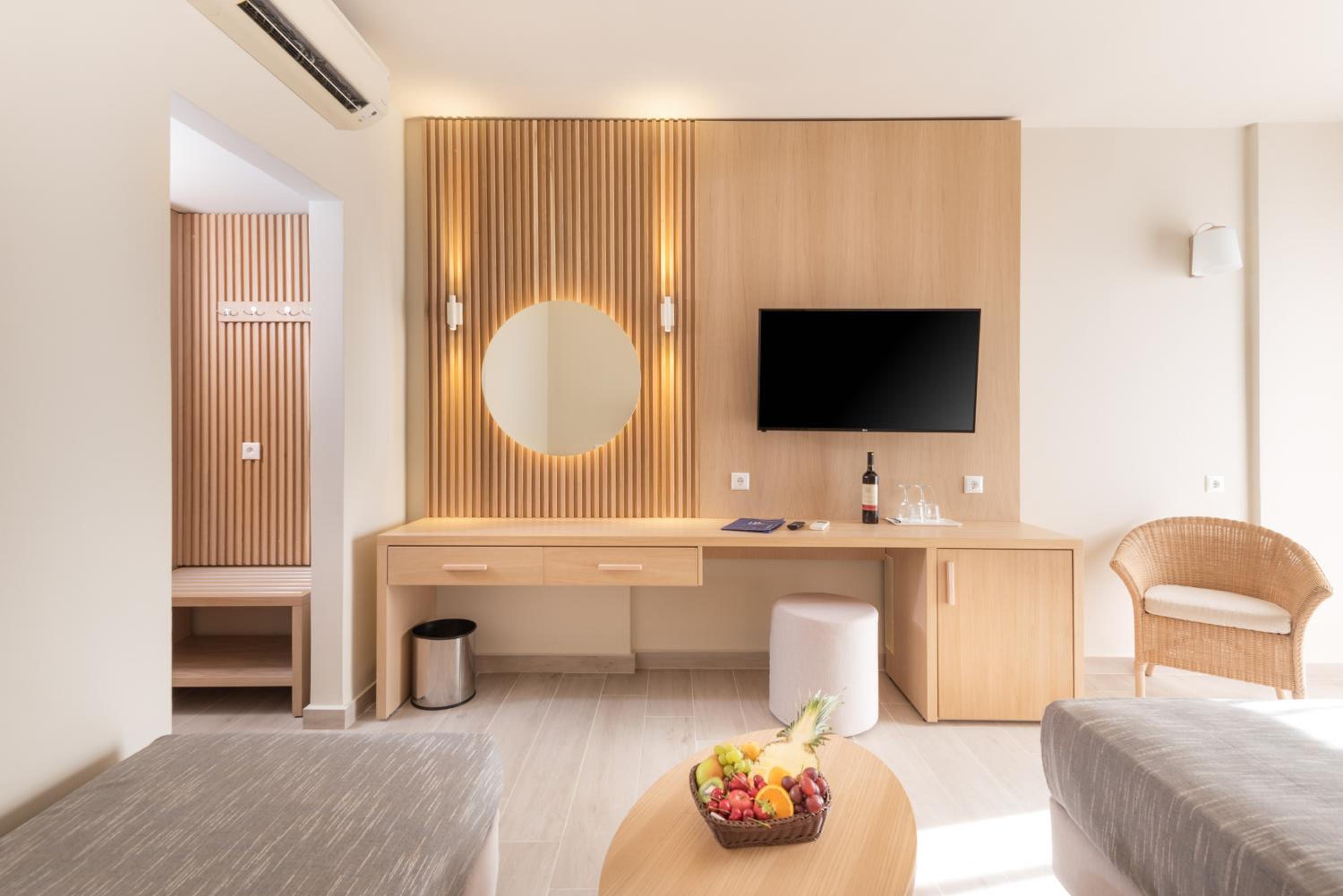 Double or Twin Room with Garden View - Photo 2