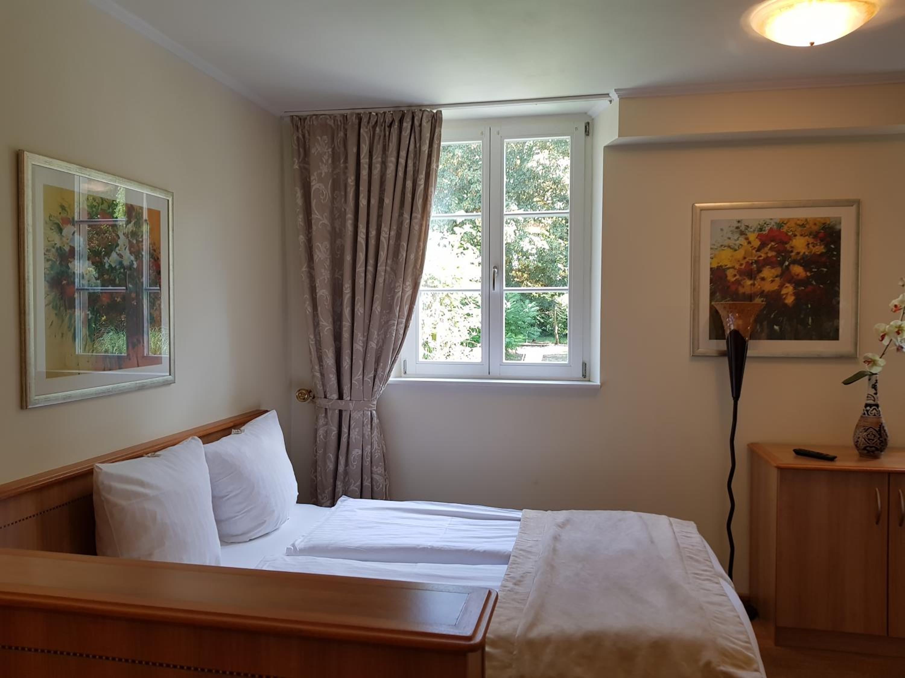 Single Room photo 2