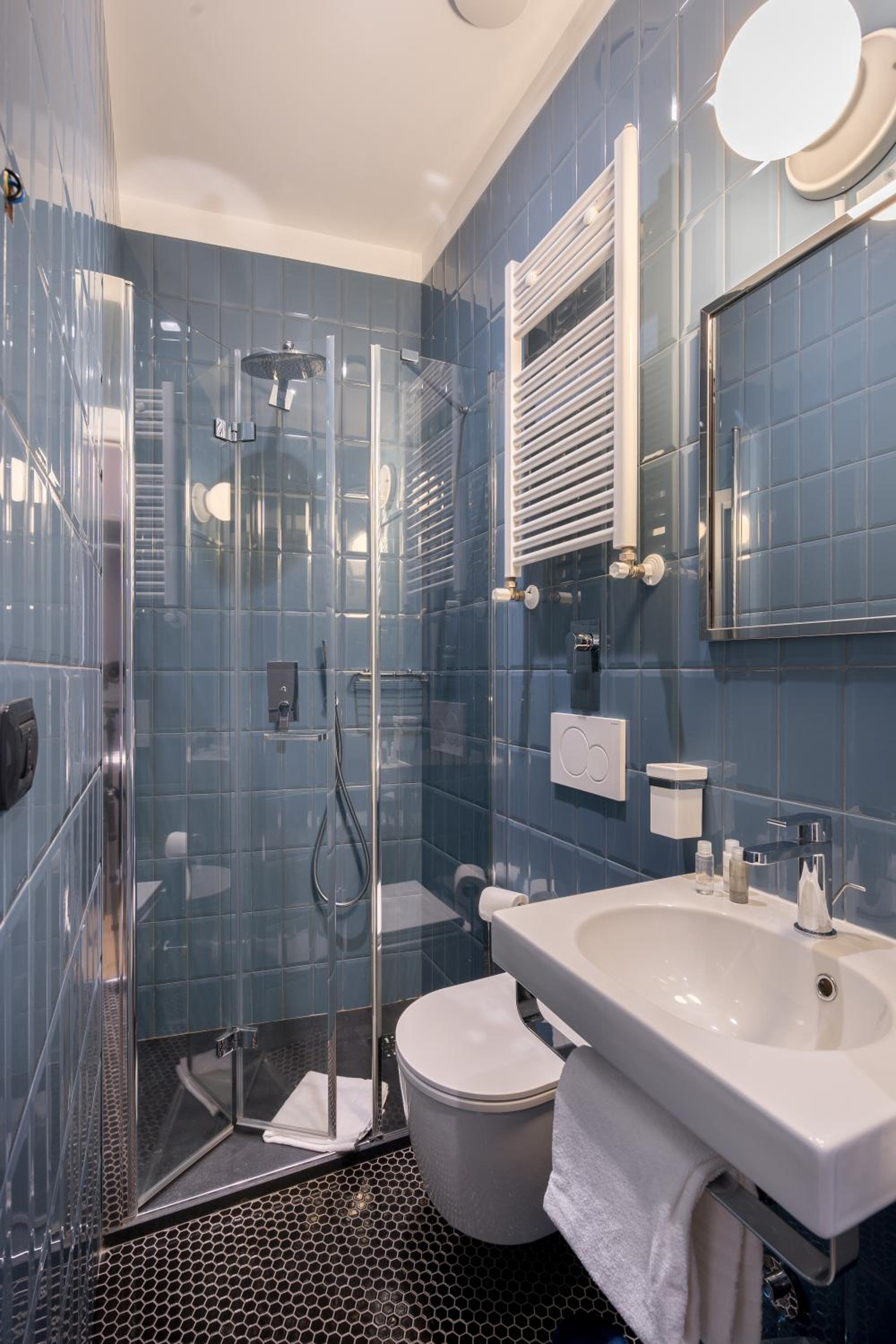 Single Room photo 2