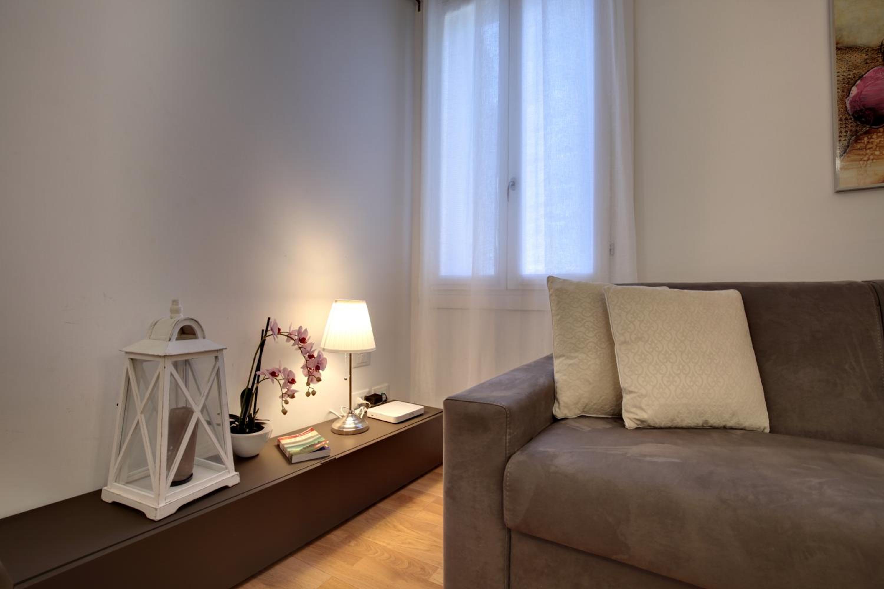 One-Bedroom Apartment photo 3