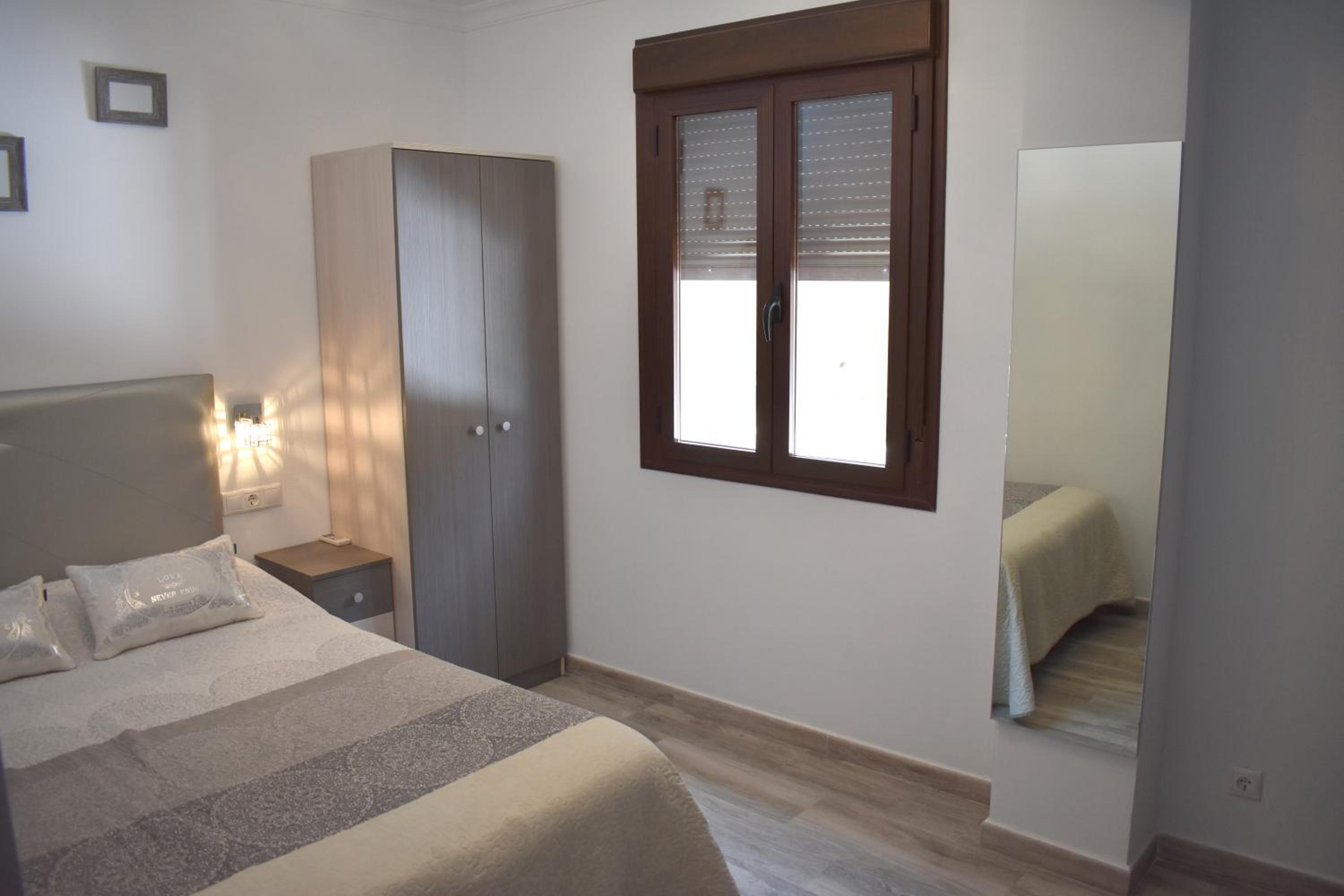 Double Room with Private Bathroom - Photo 1