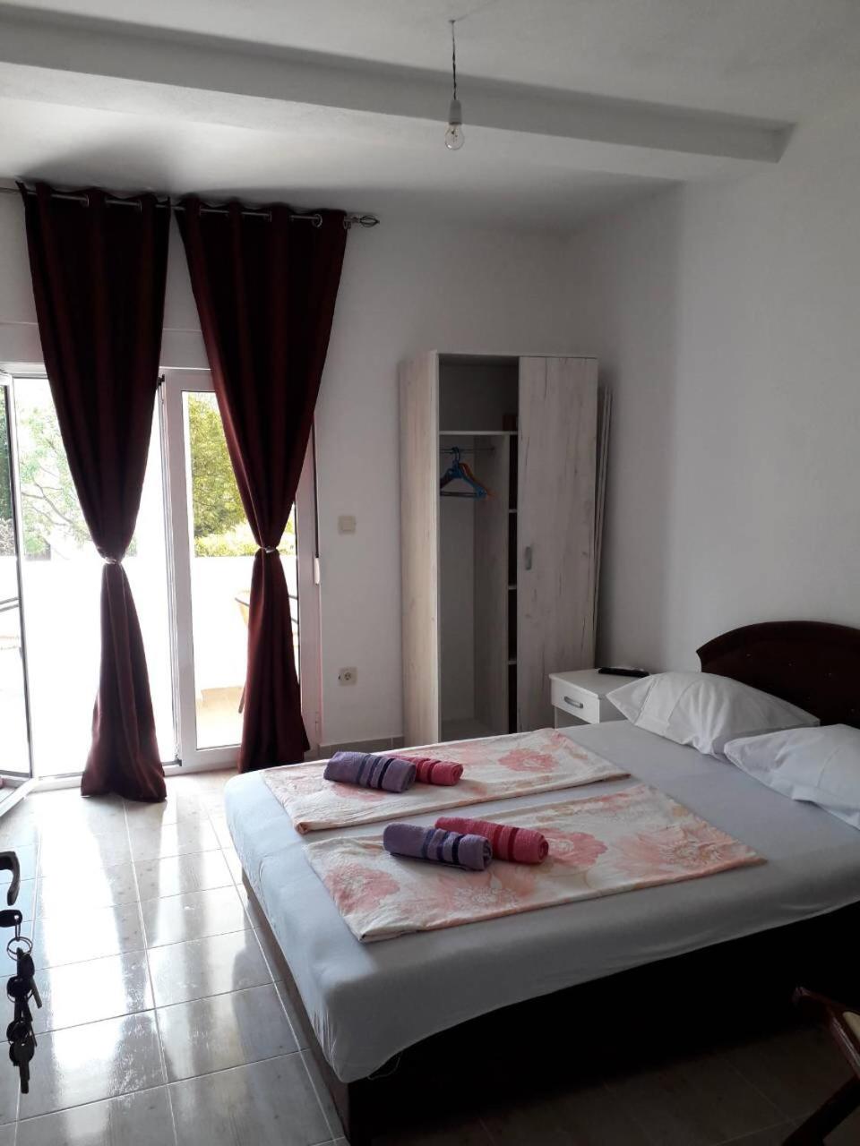 Studio Apartment photo 1