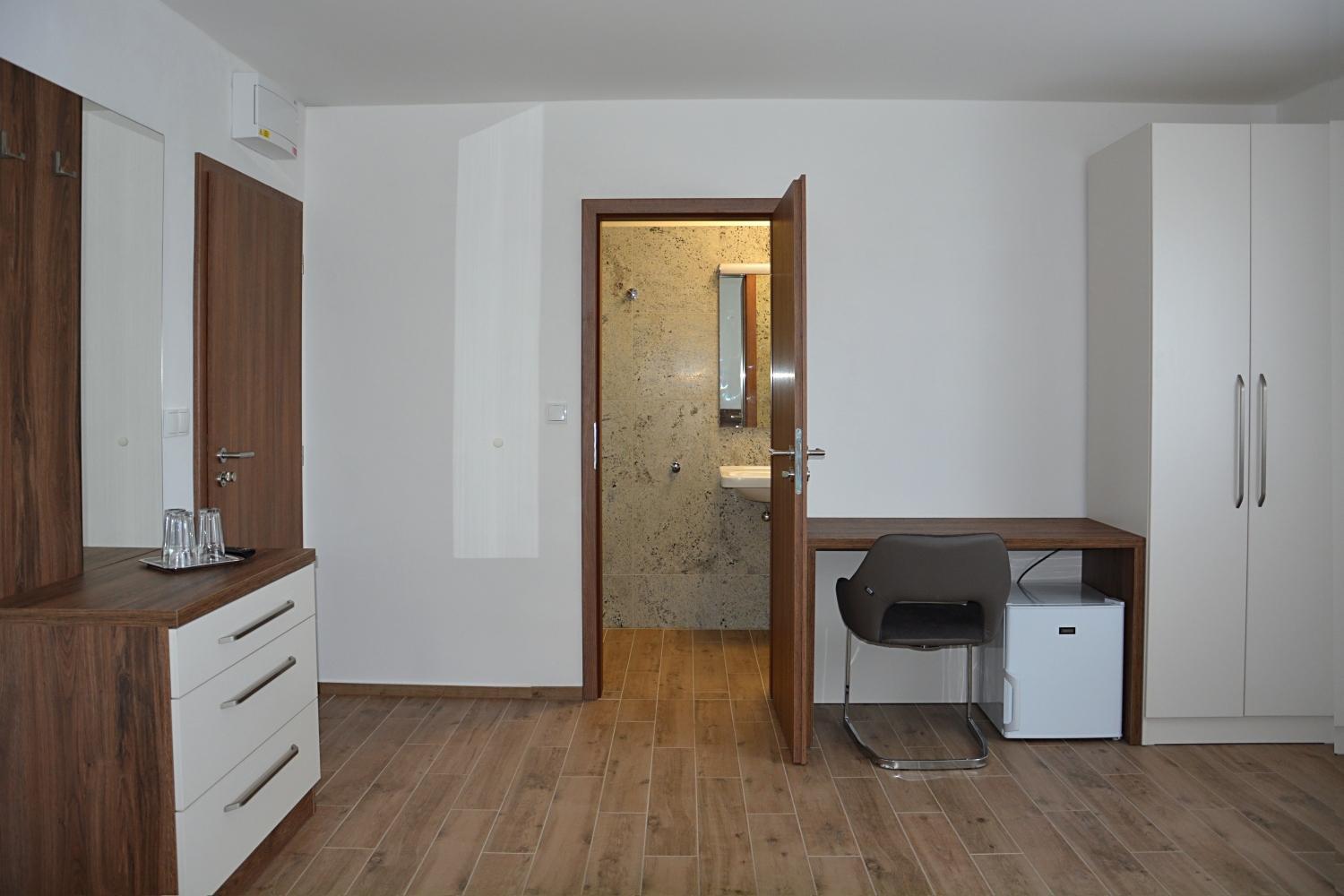 Triple Room with Private Bathroom photo 3