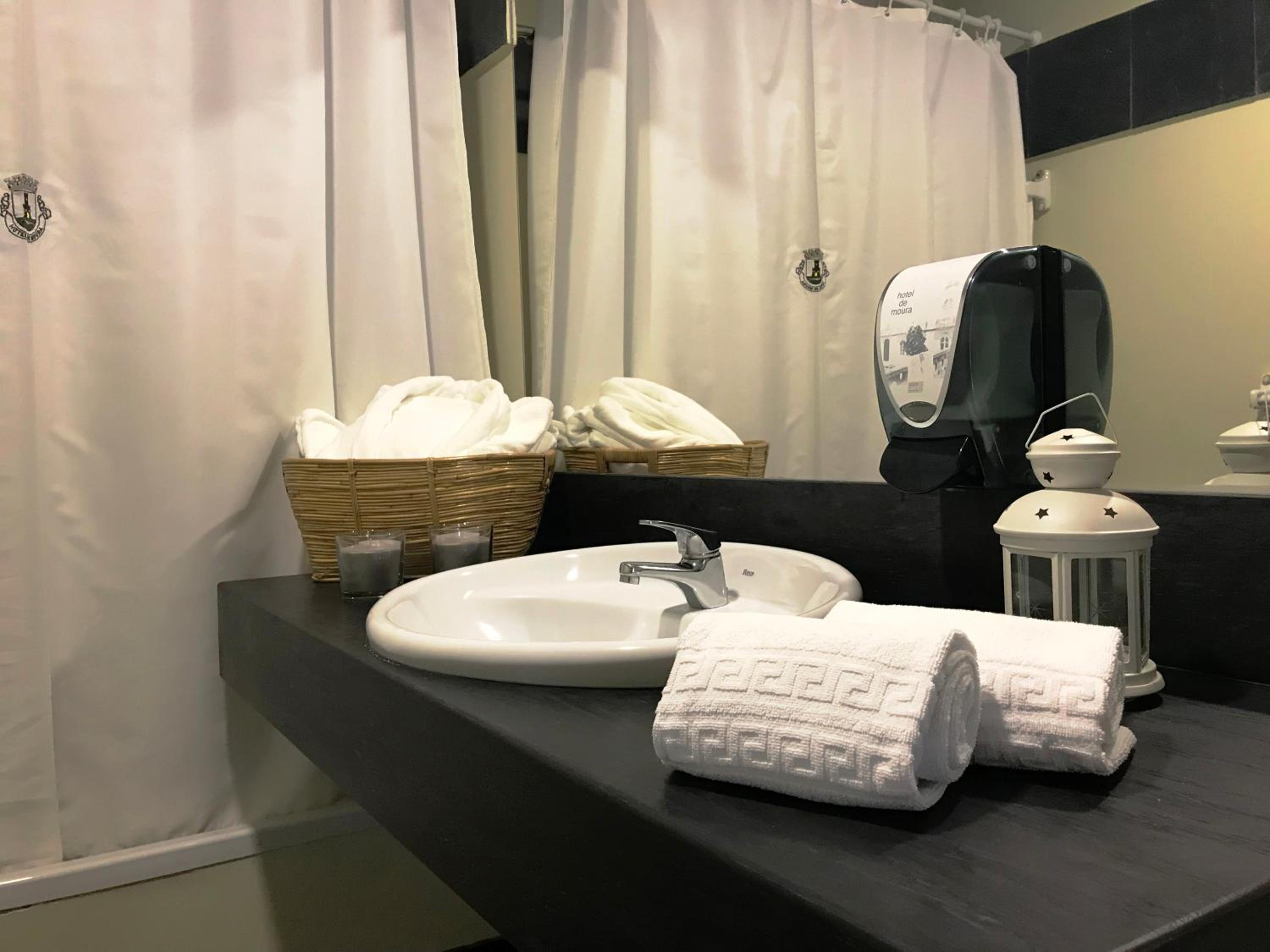 Superior Double or Twin Room - Photo 6