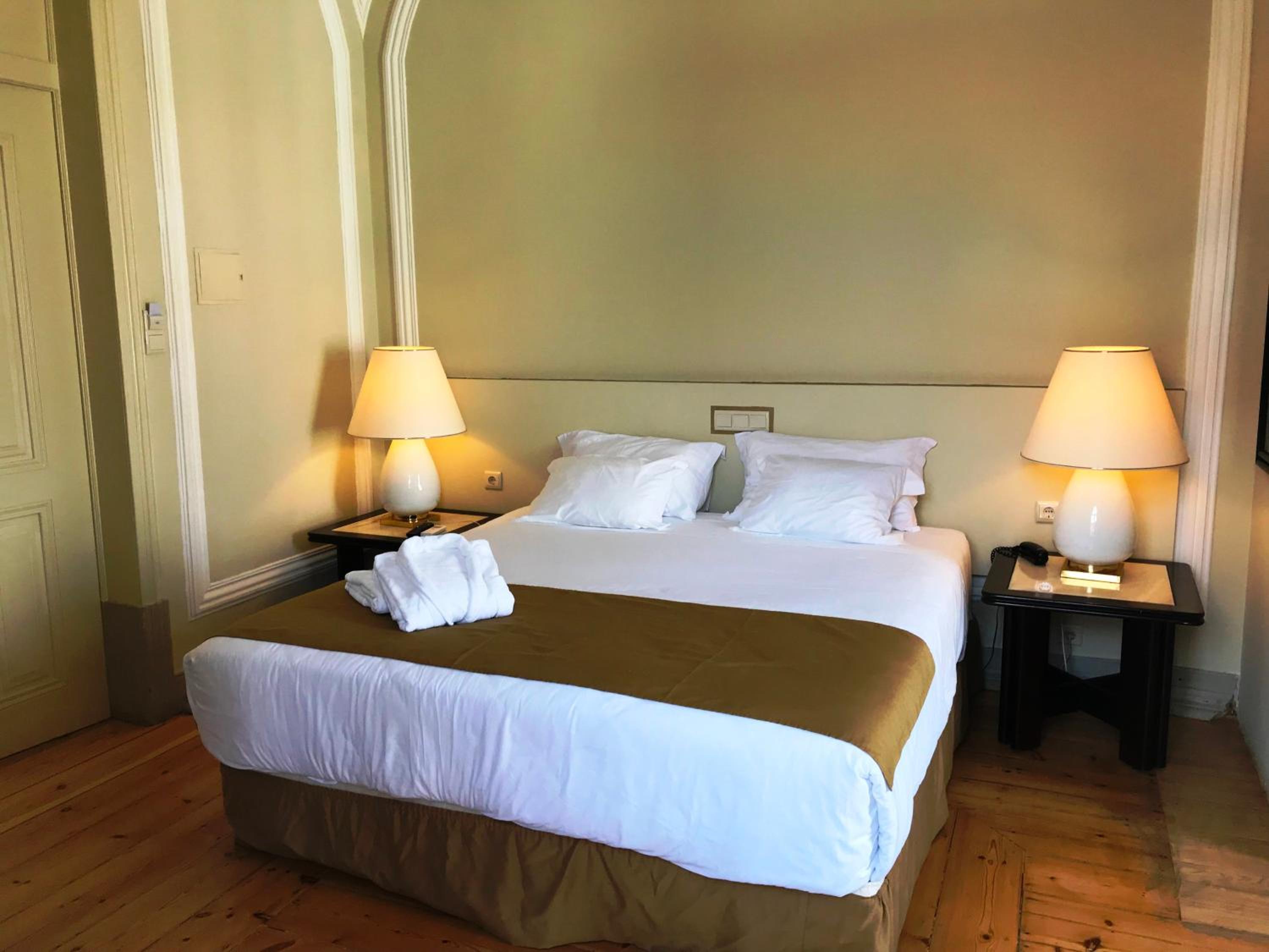 Standard Double or Twin Room - Photo 3