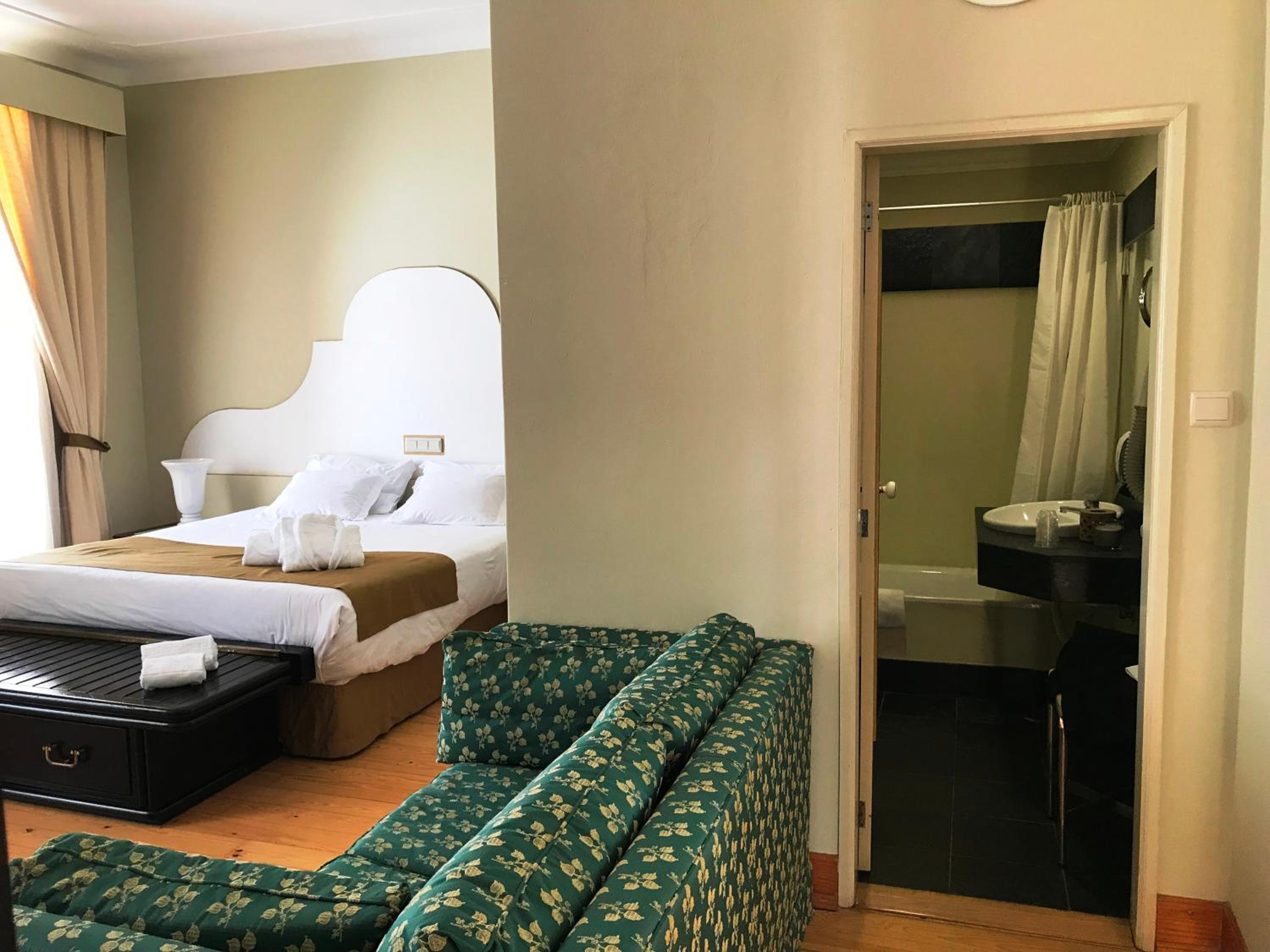 Superior Double or Twin Room - Photo 2