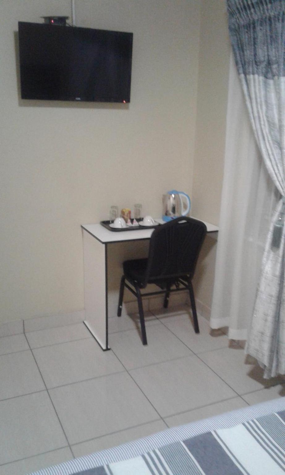 Large Double or Twin Room photo 3