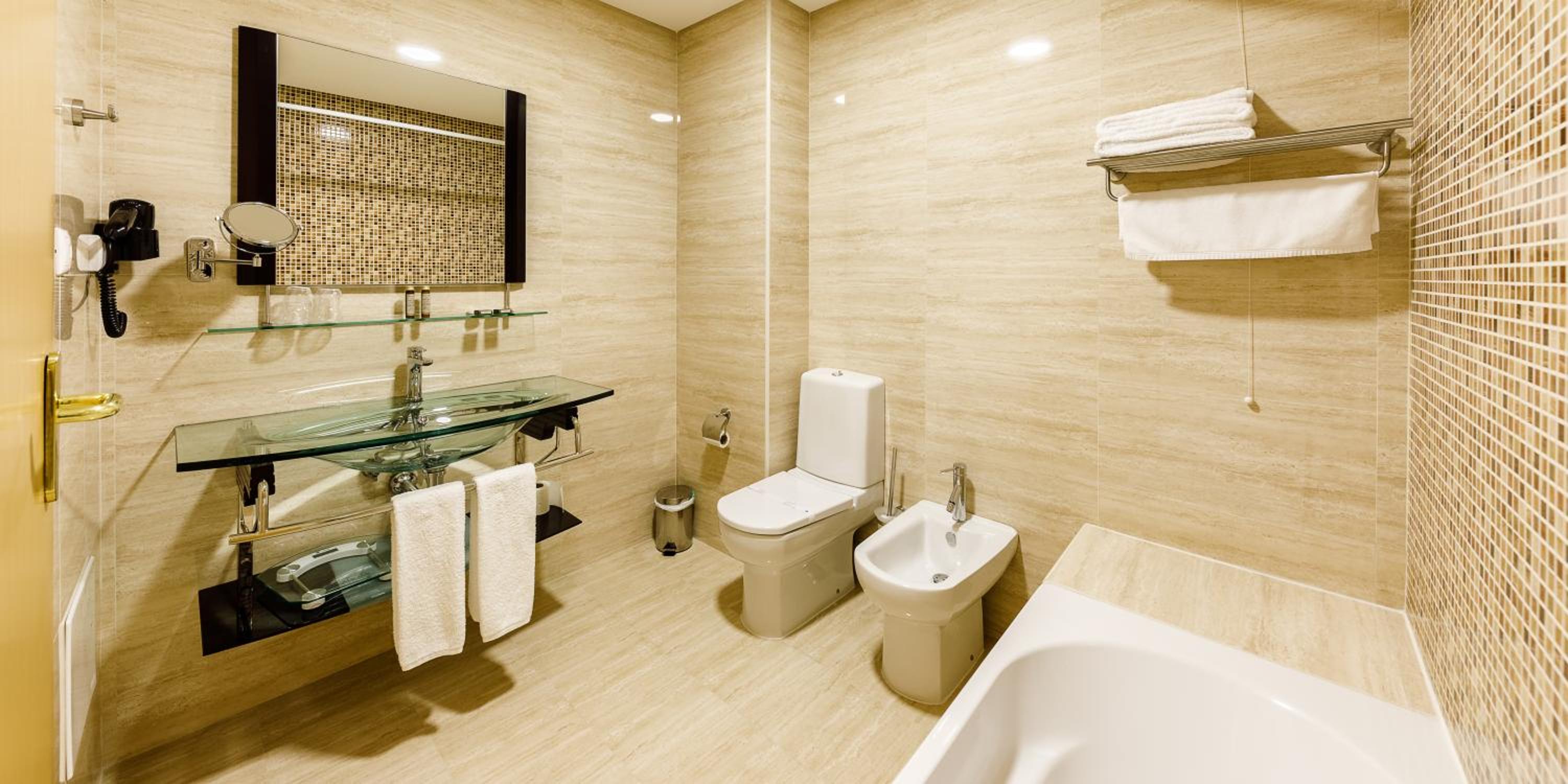 Double or Twin Room with Spa Access thumbnail 5