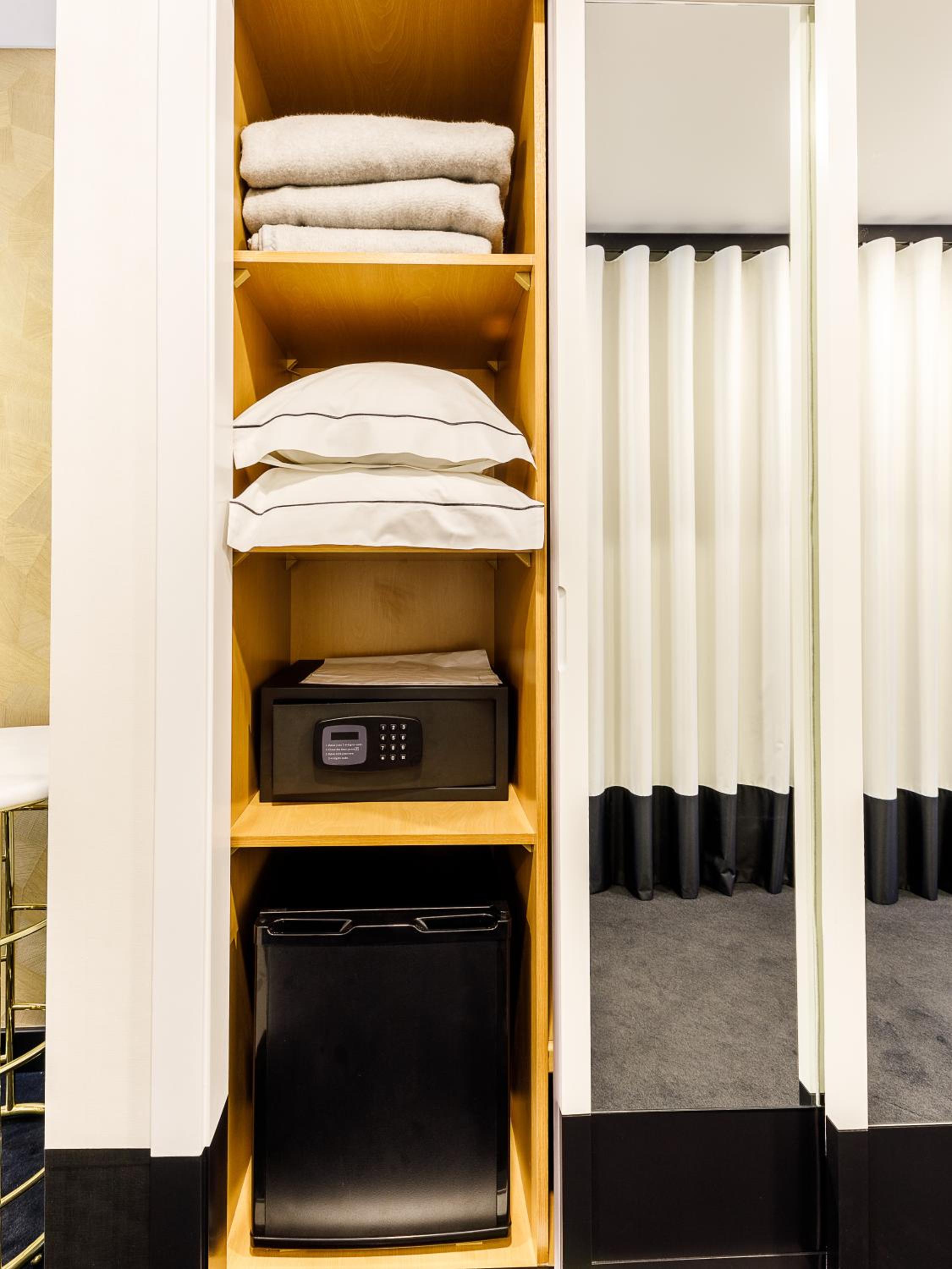 Double or Twin Room with Spa Access thumbnail 6