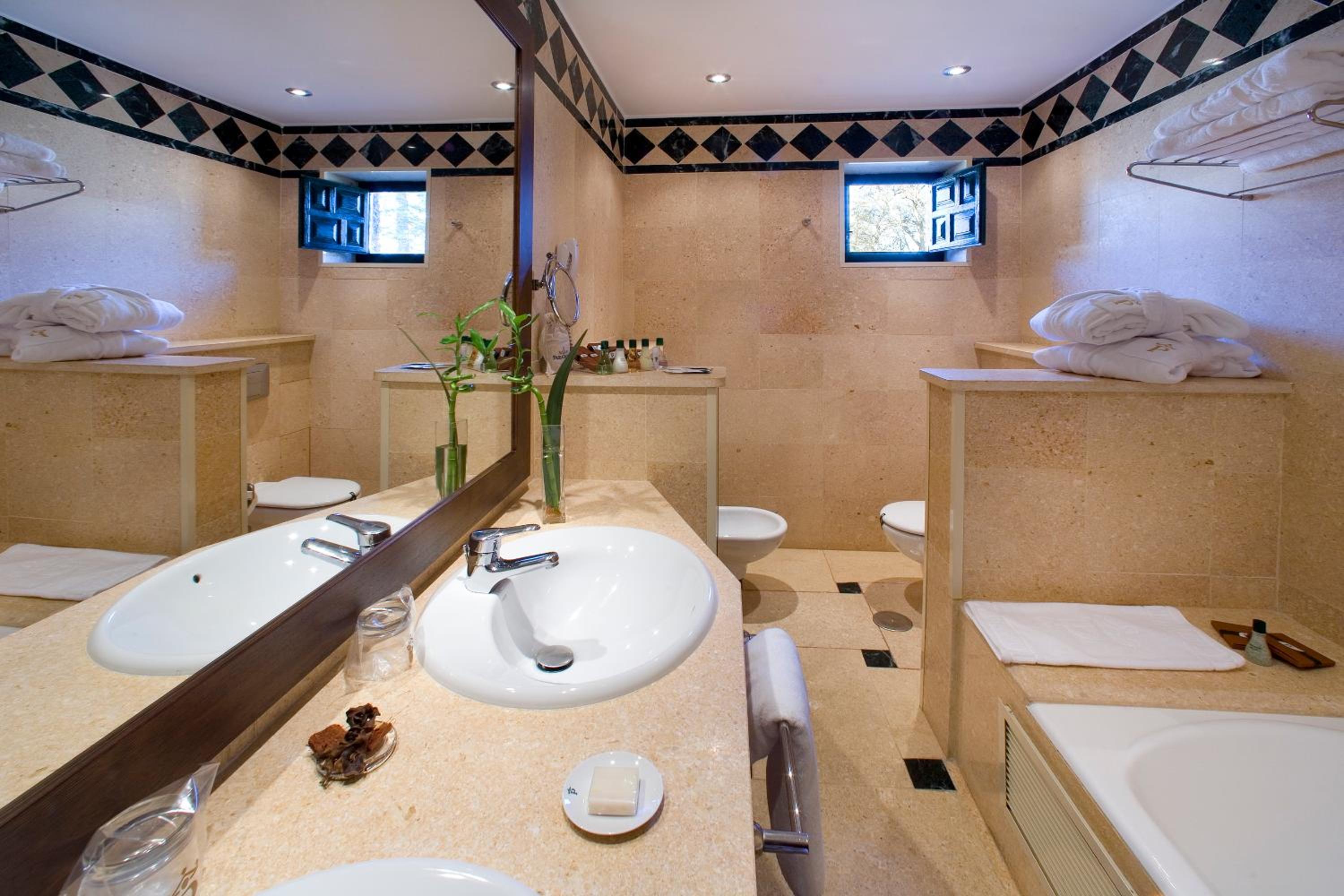 Superior Double Room - Photo 3