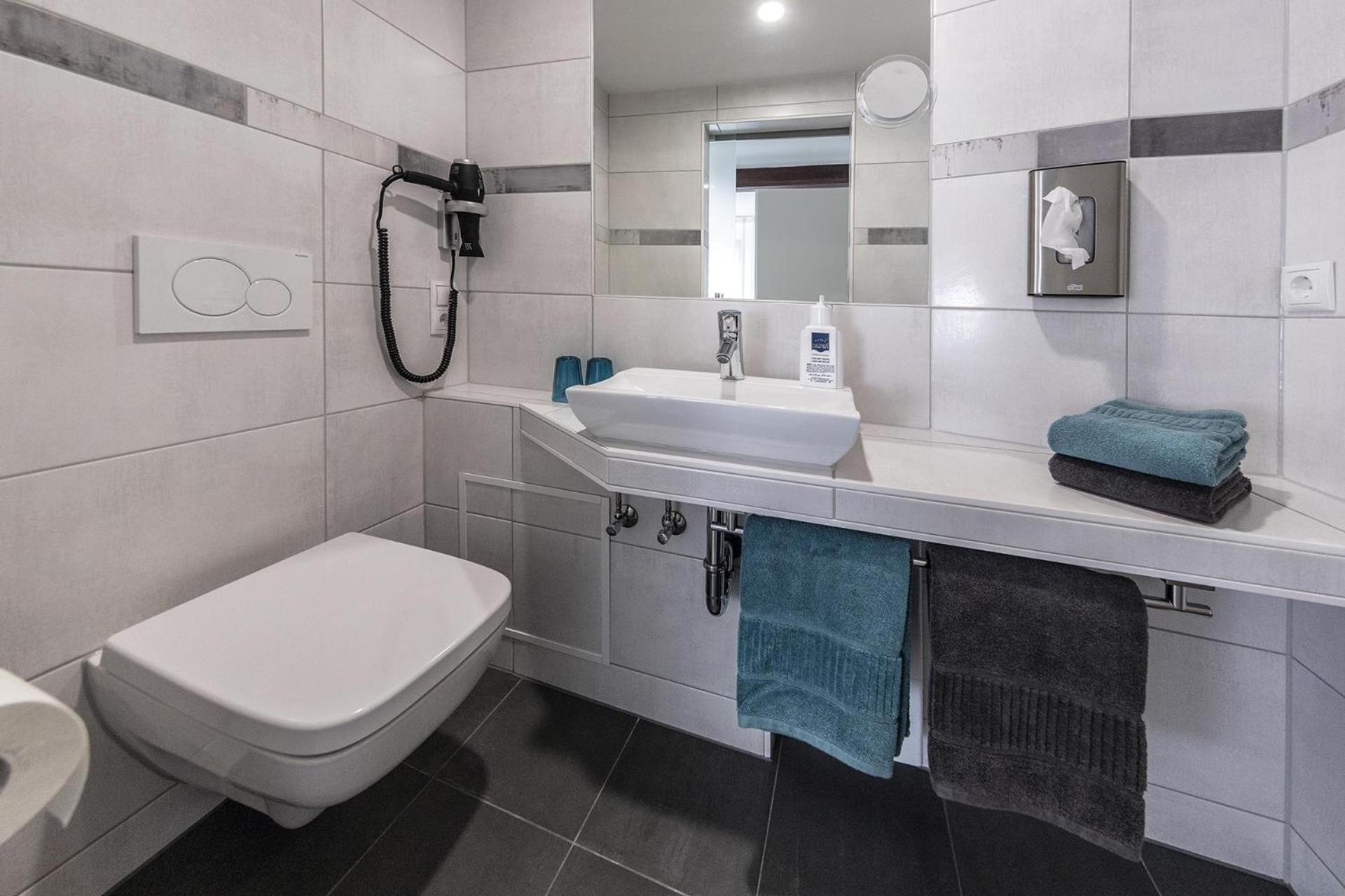 Double Room - Photo 8