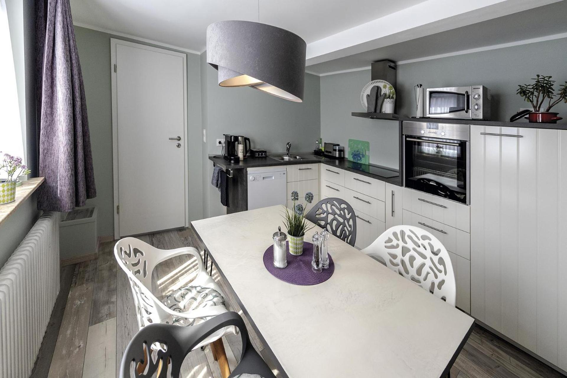 Double Room with Balcony - Photo 6