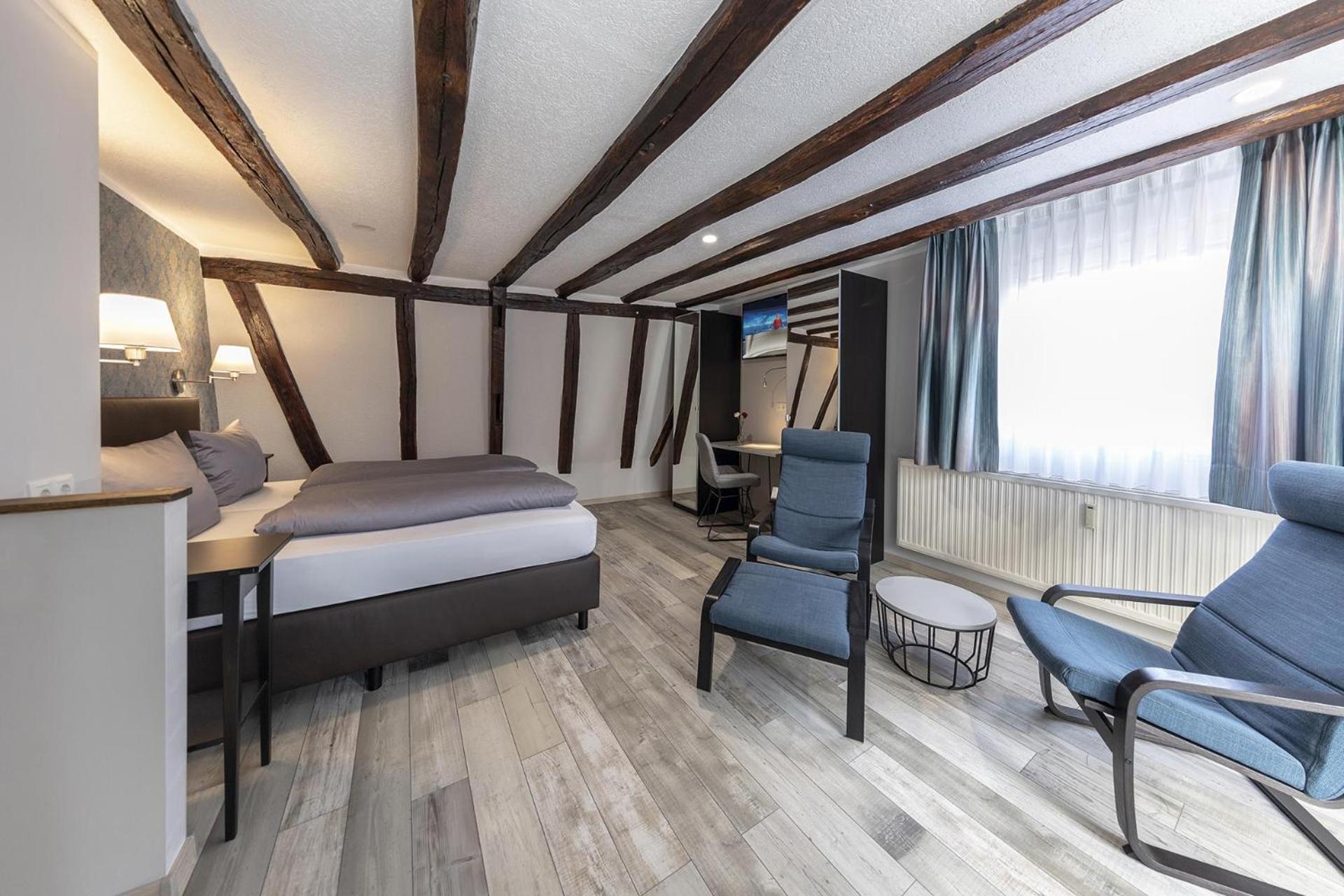 Double Room with Balcony - Photo 1