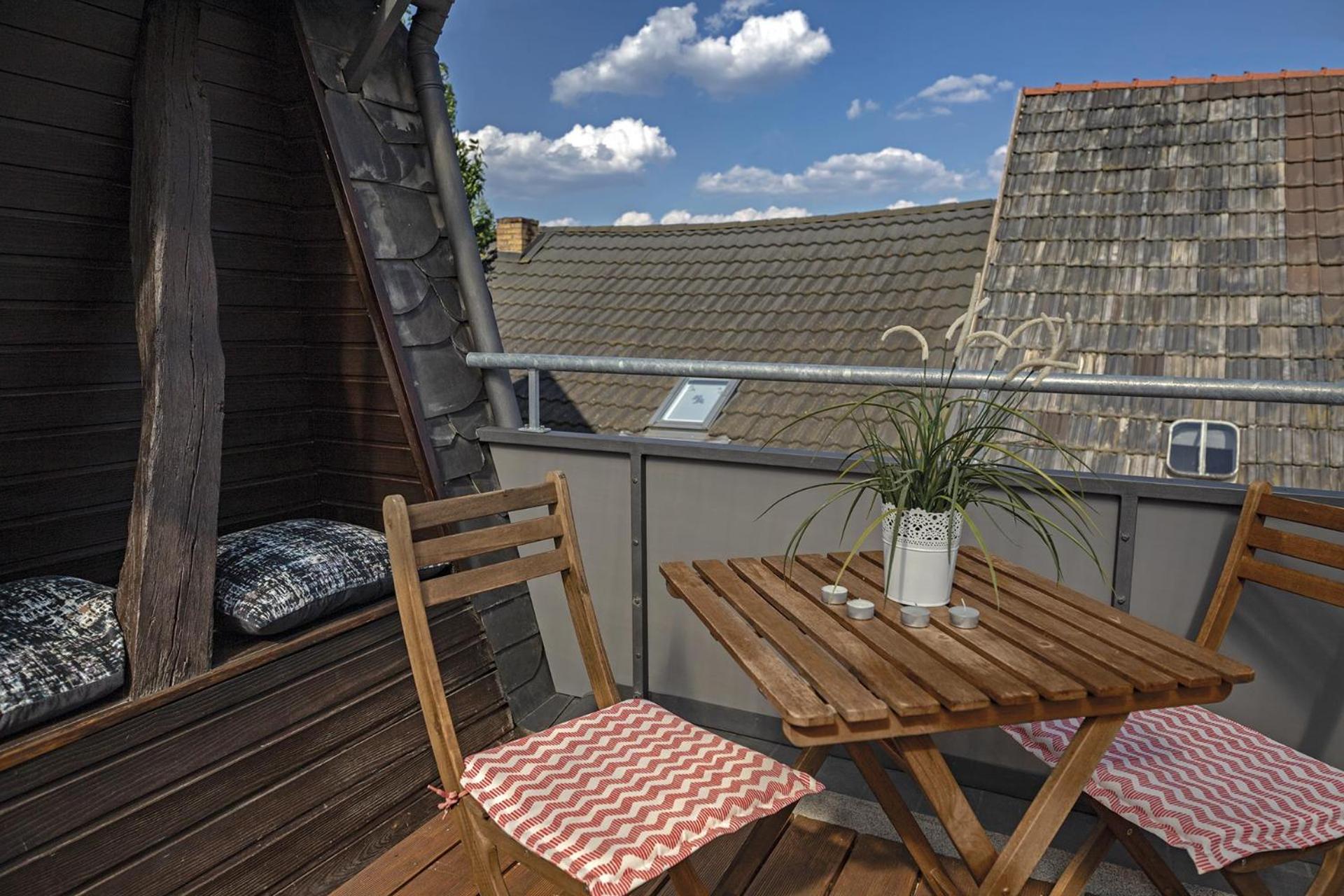 Double Room with Balcony - Photo 4