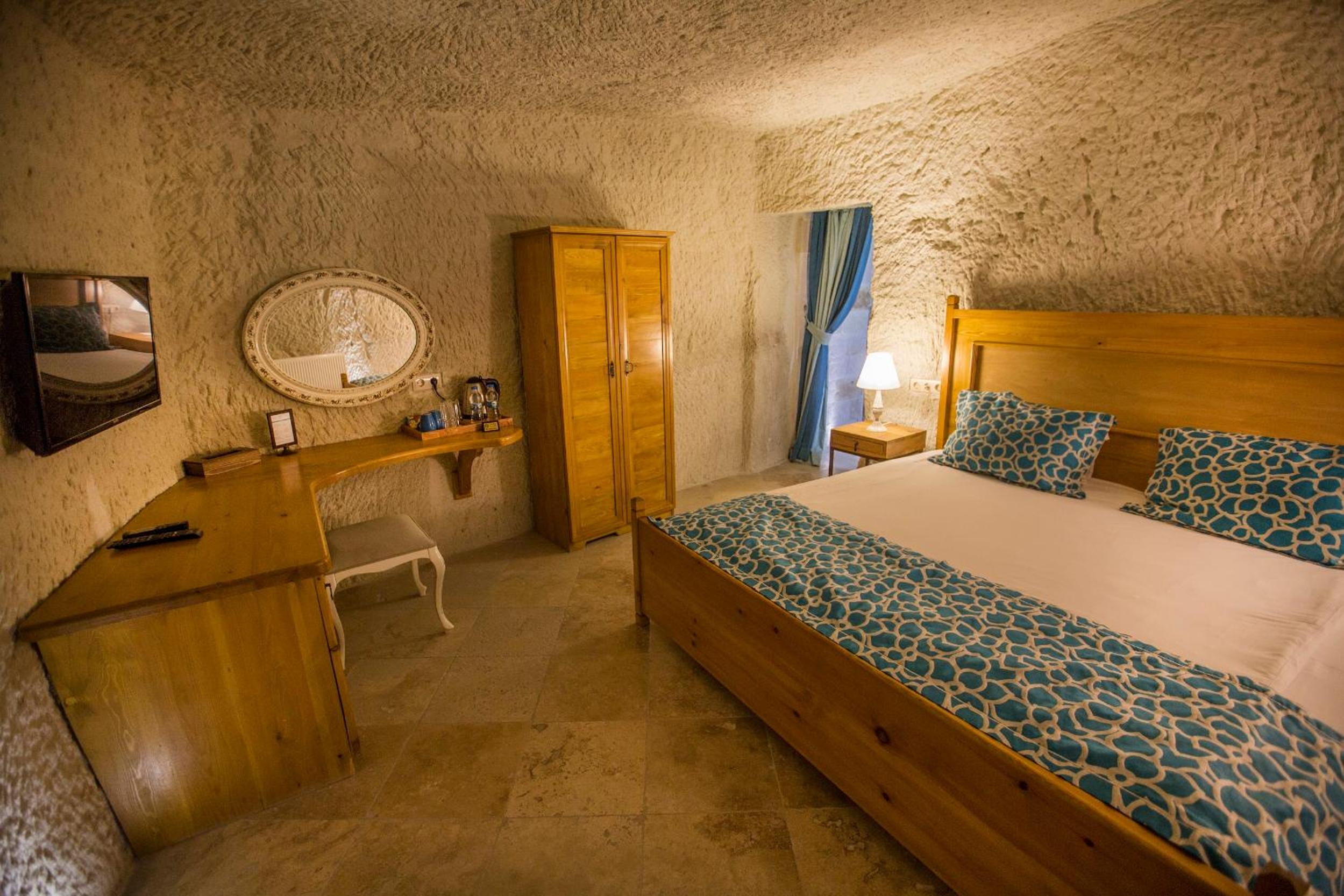 Double Room with Spa Bath - Photo 1