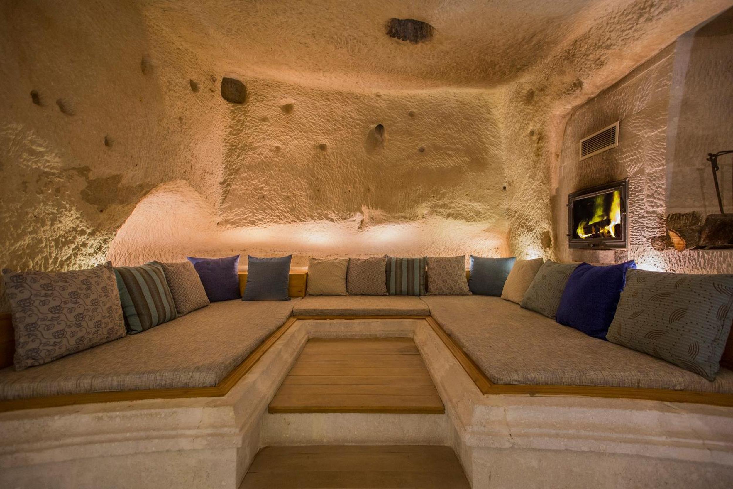 Deluxe Cave Suite - Photo 6