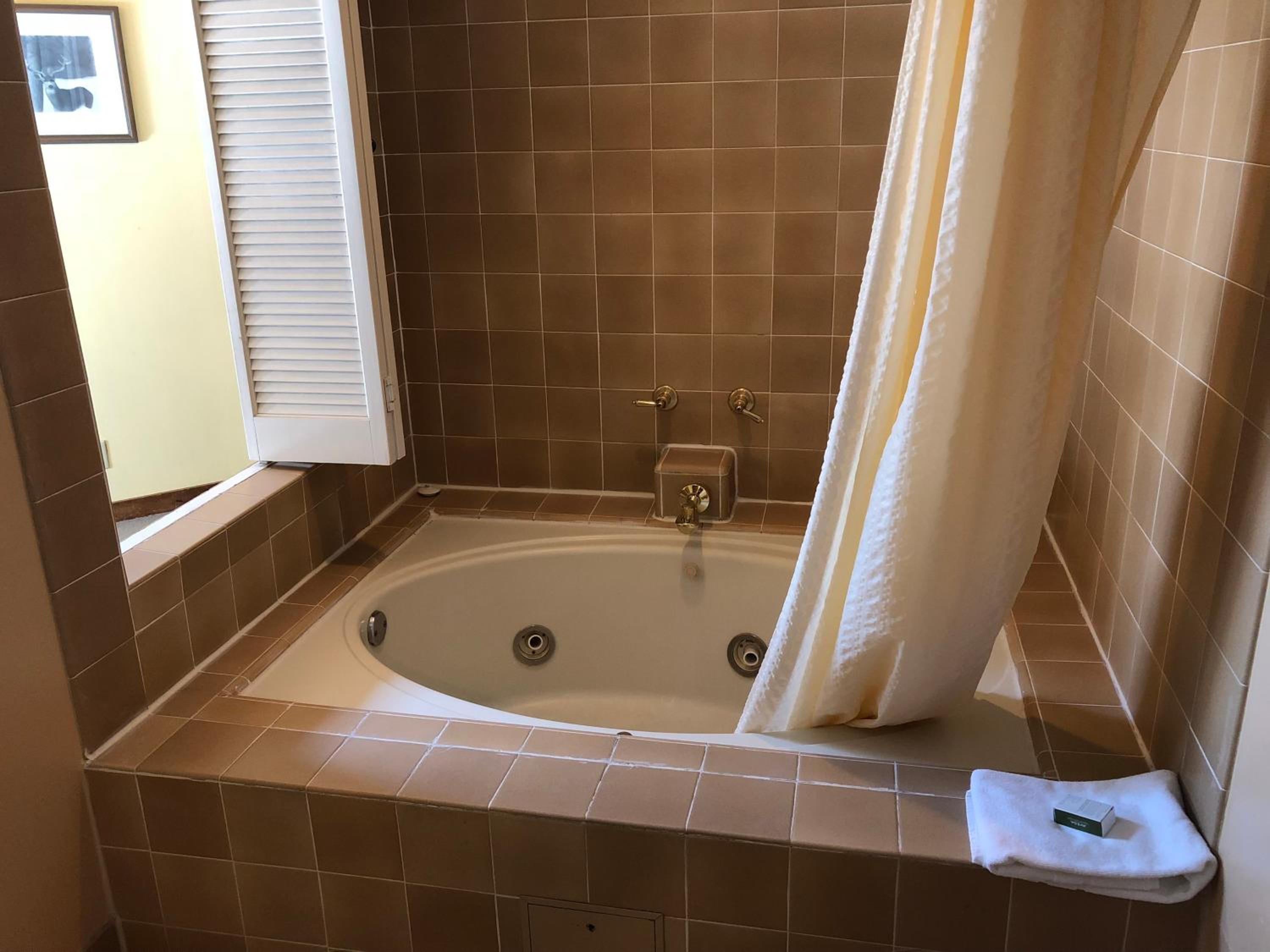King Room with Spa Bath and Fireplace photo 3