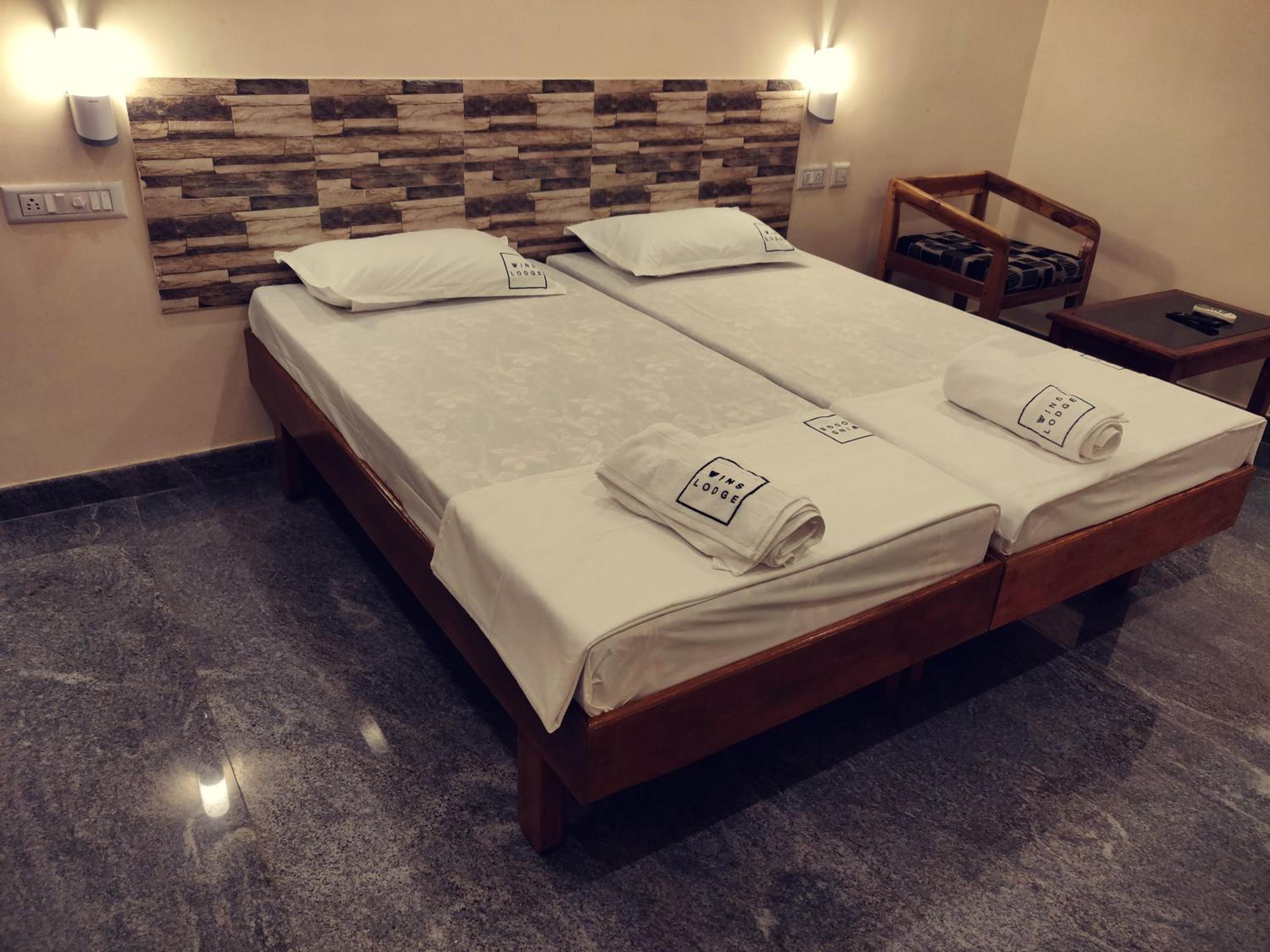 Standard Double Room with Fan - Photo 3
