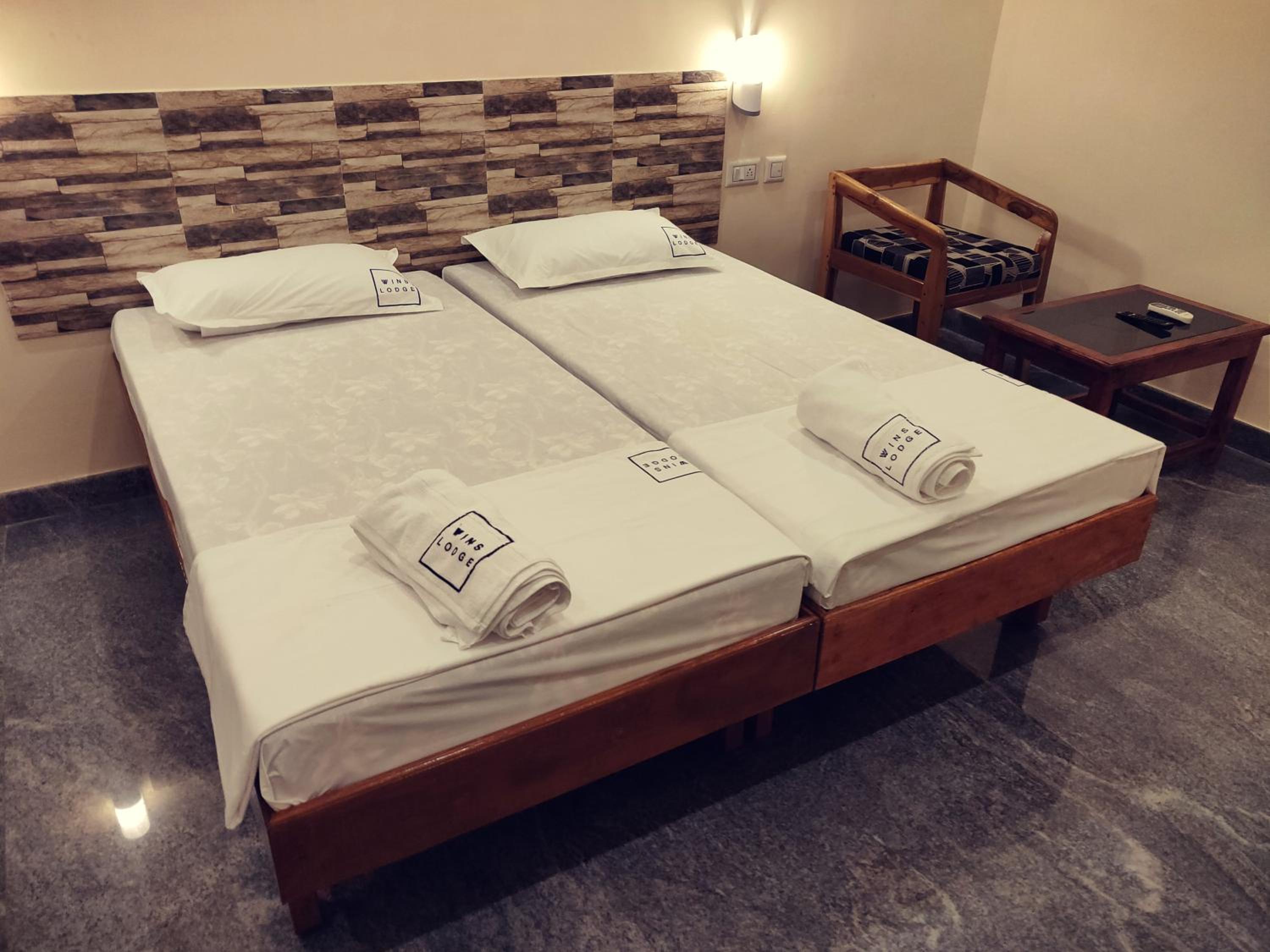 Standard Double Room with Fan - Photo 12