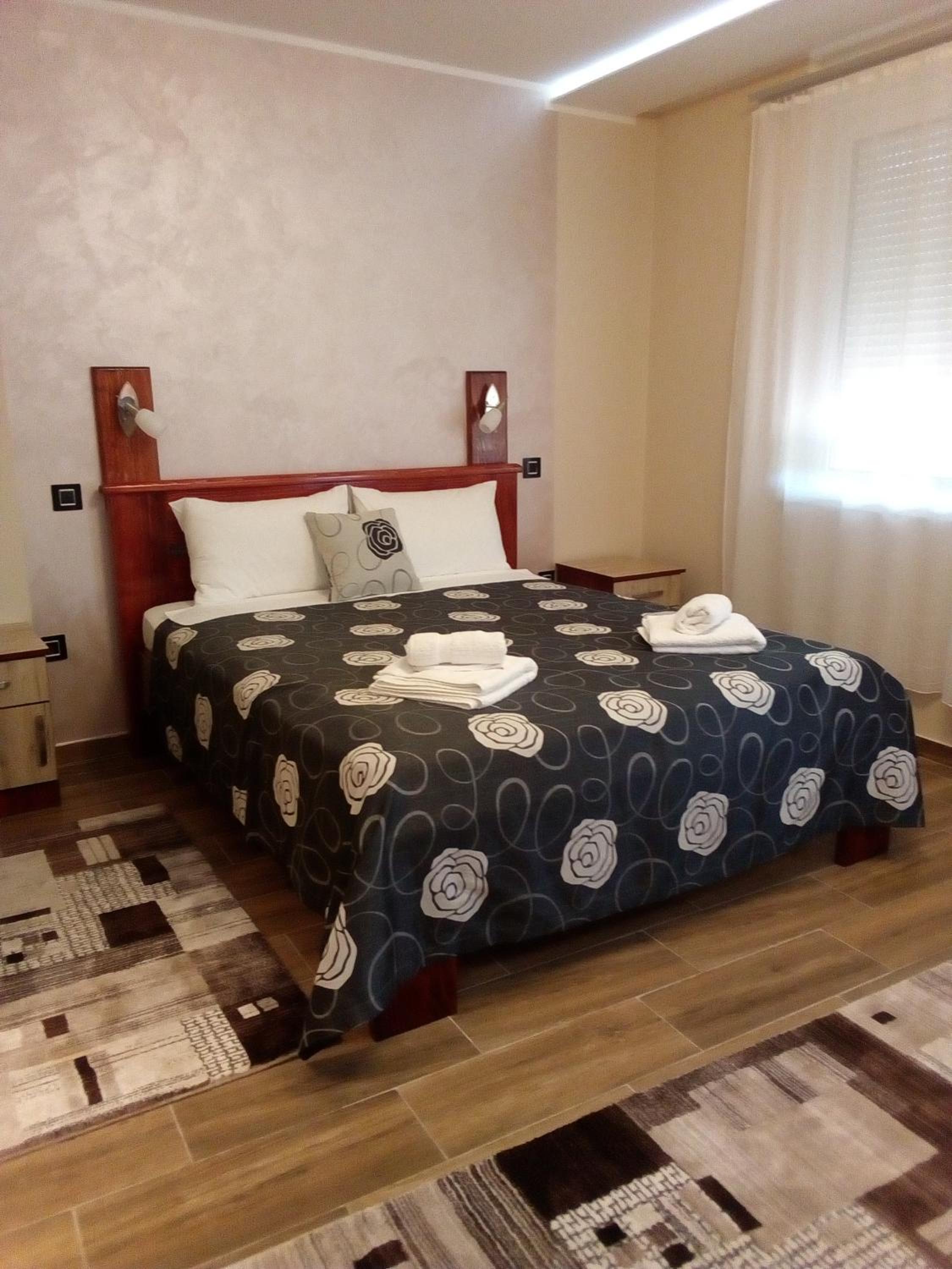 Standard Double Room photo 3