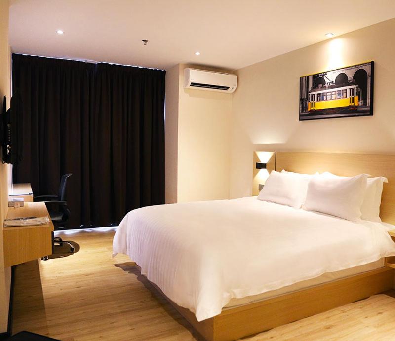 Superior King Room