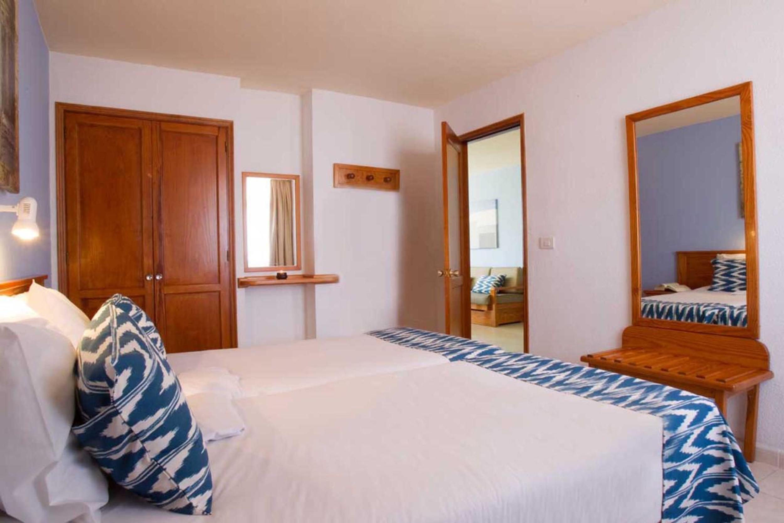 One-Bedroom Apartment (1 Adult) photo 2