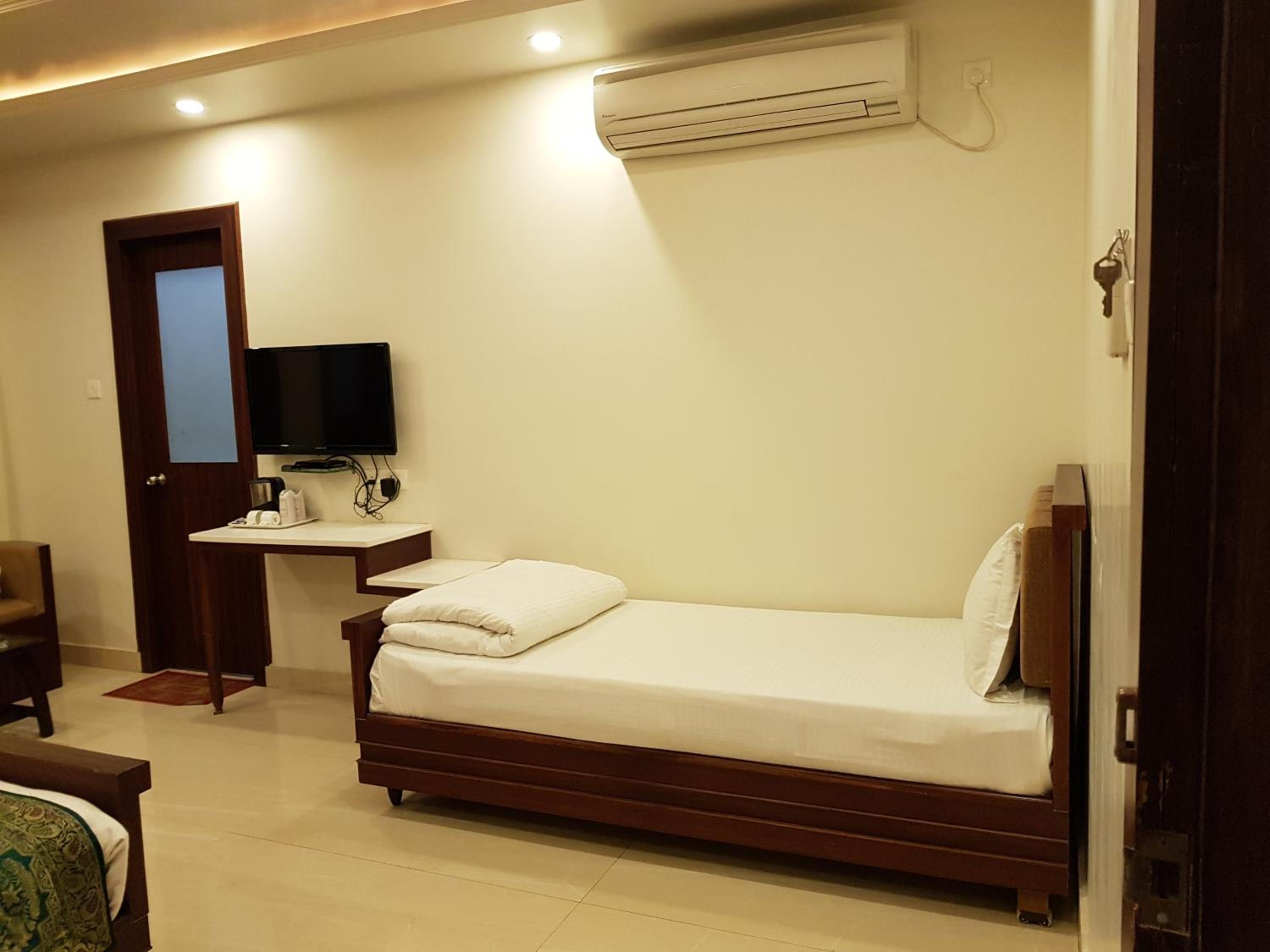 Superior Triple Room - Photo 2
