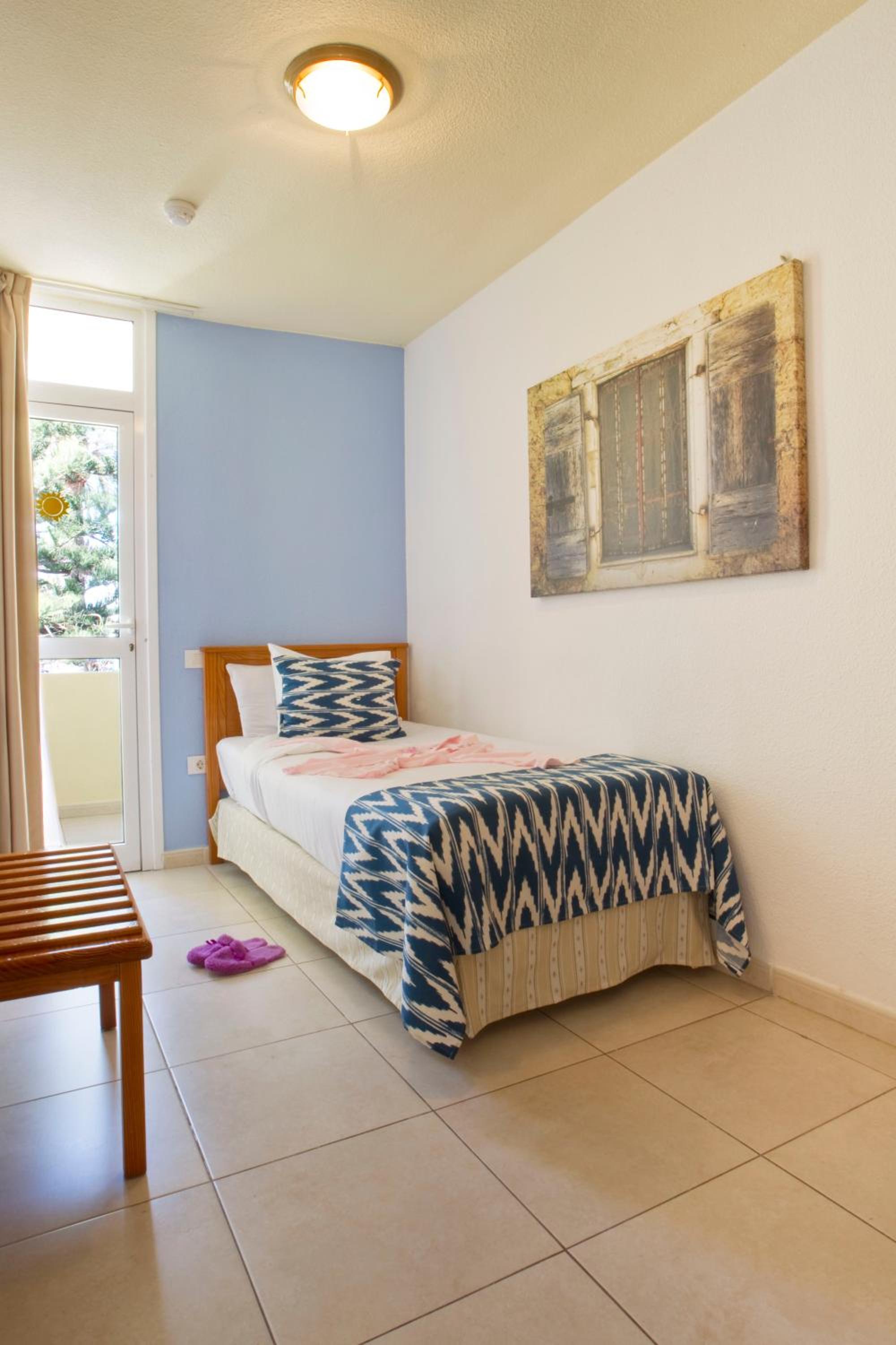 Two-Bedroom Apartment With Pool View (4 Adults) photo 3